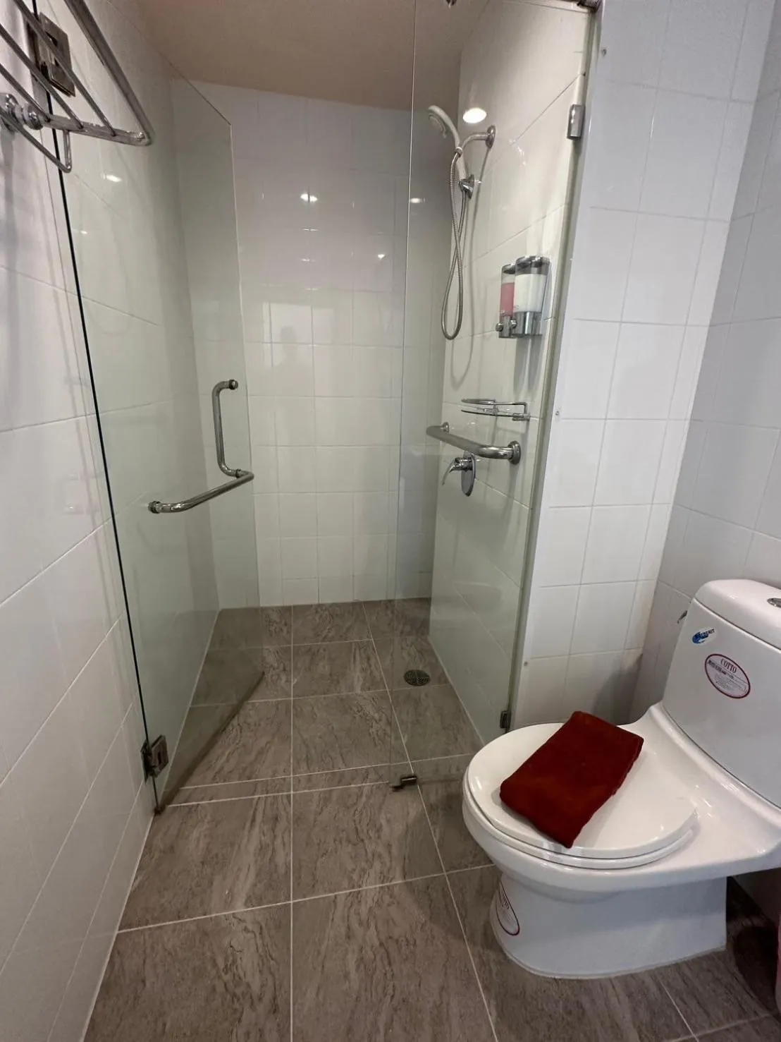 Bathroom in Thipurai Beach Hotel