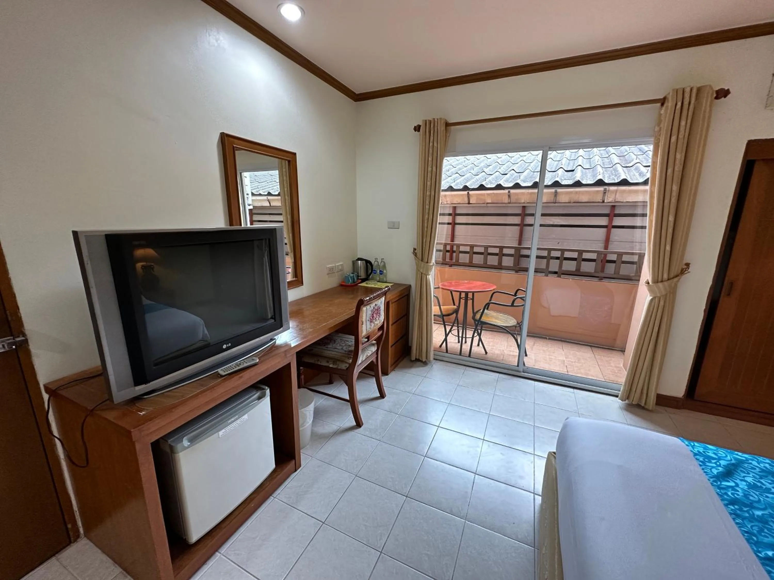 Photo of the whole room in Thipurai Beach Hotel