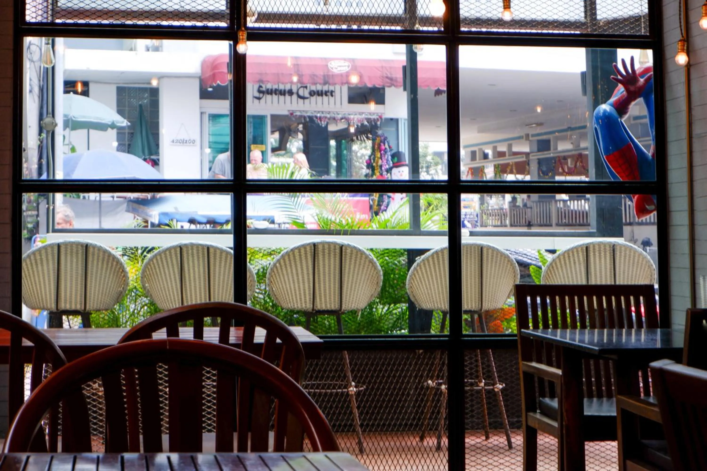 Seating area in 18 Coins Budget Hotel