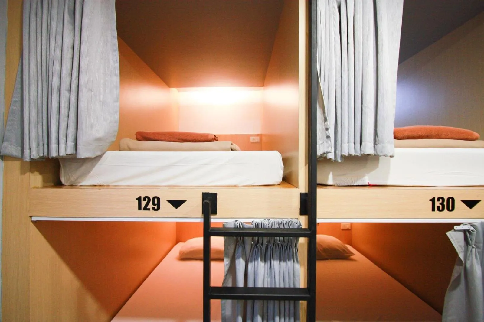 Bed in 18 Coins Budget Hotel