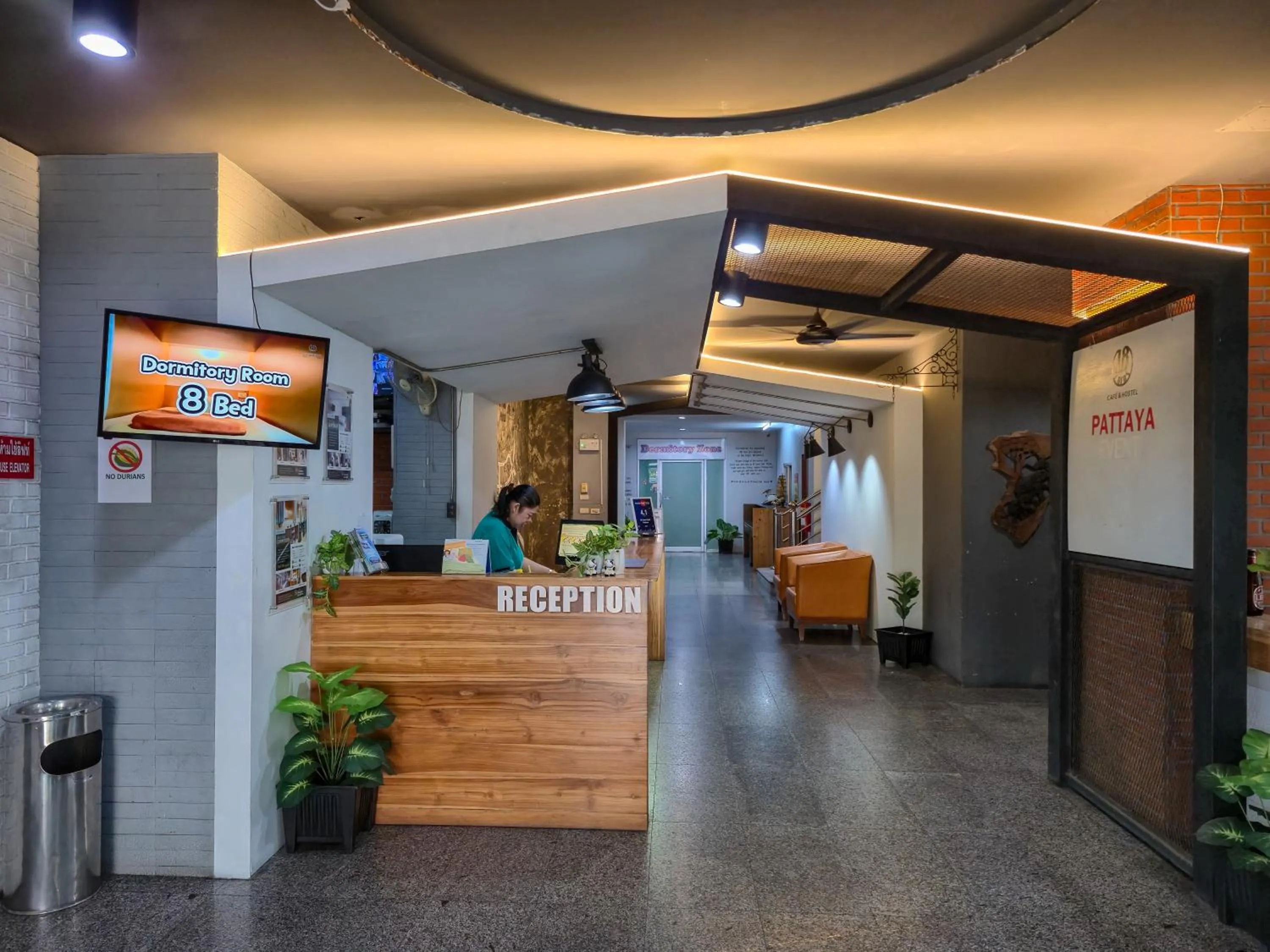 Lobby or reception in 18 Coins Budget Hotel