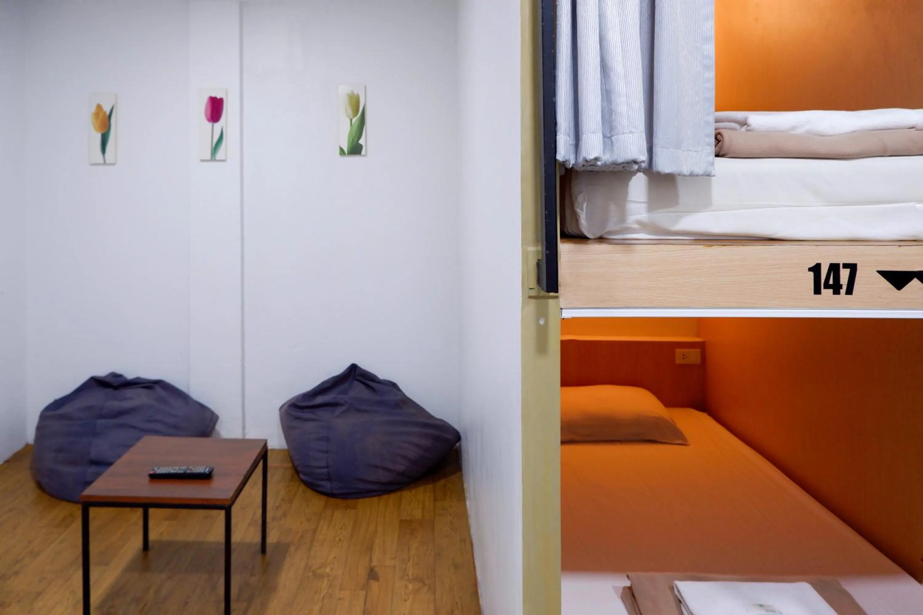 Photo of the whole room, Bed in 18 Coins Budget Hotel