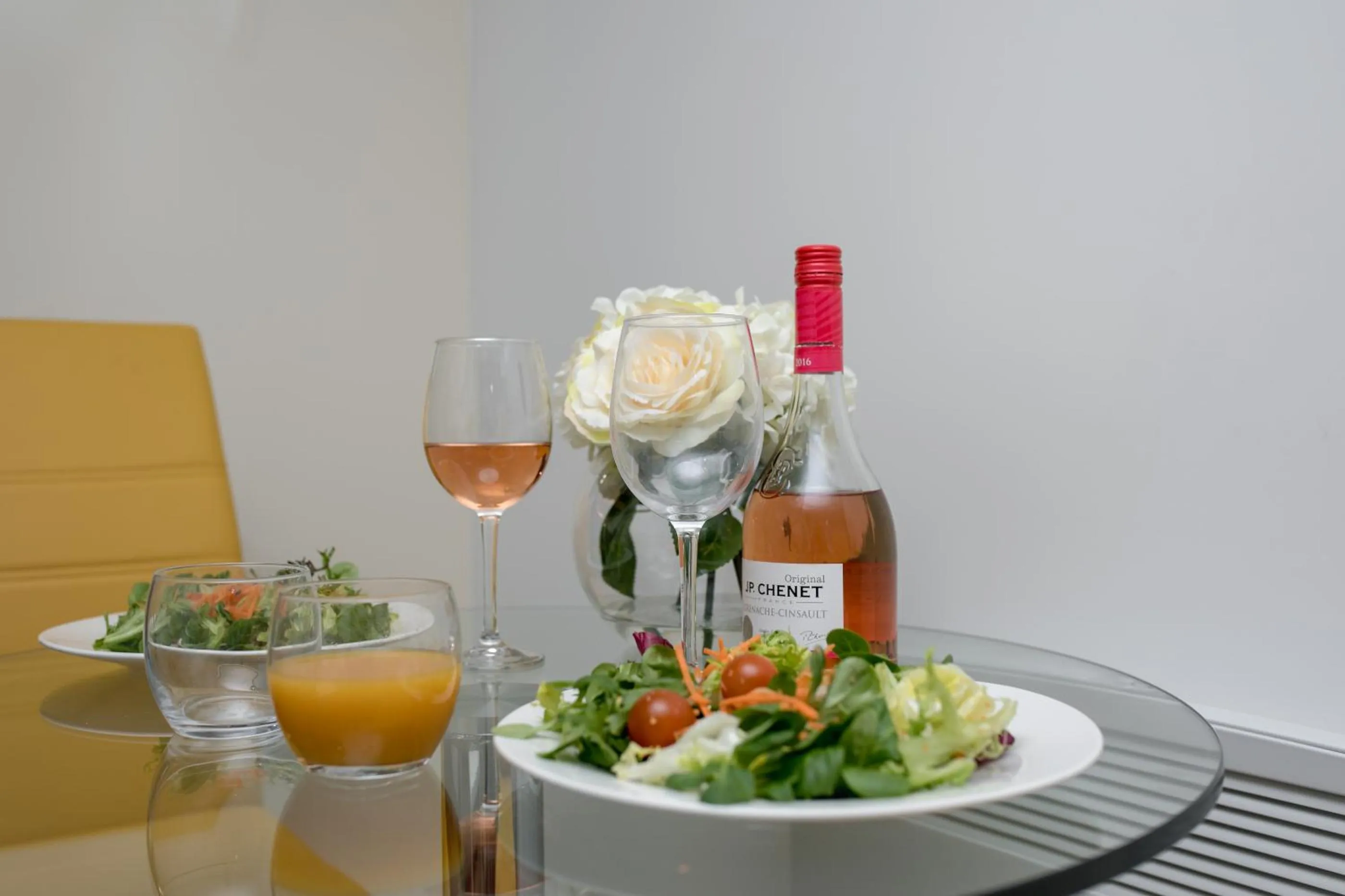 Dining area in KVM - City Apartments - Contractors - Town Centre by KVM Stays