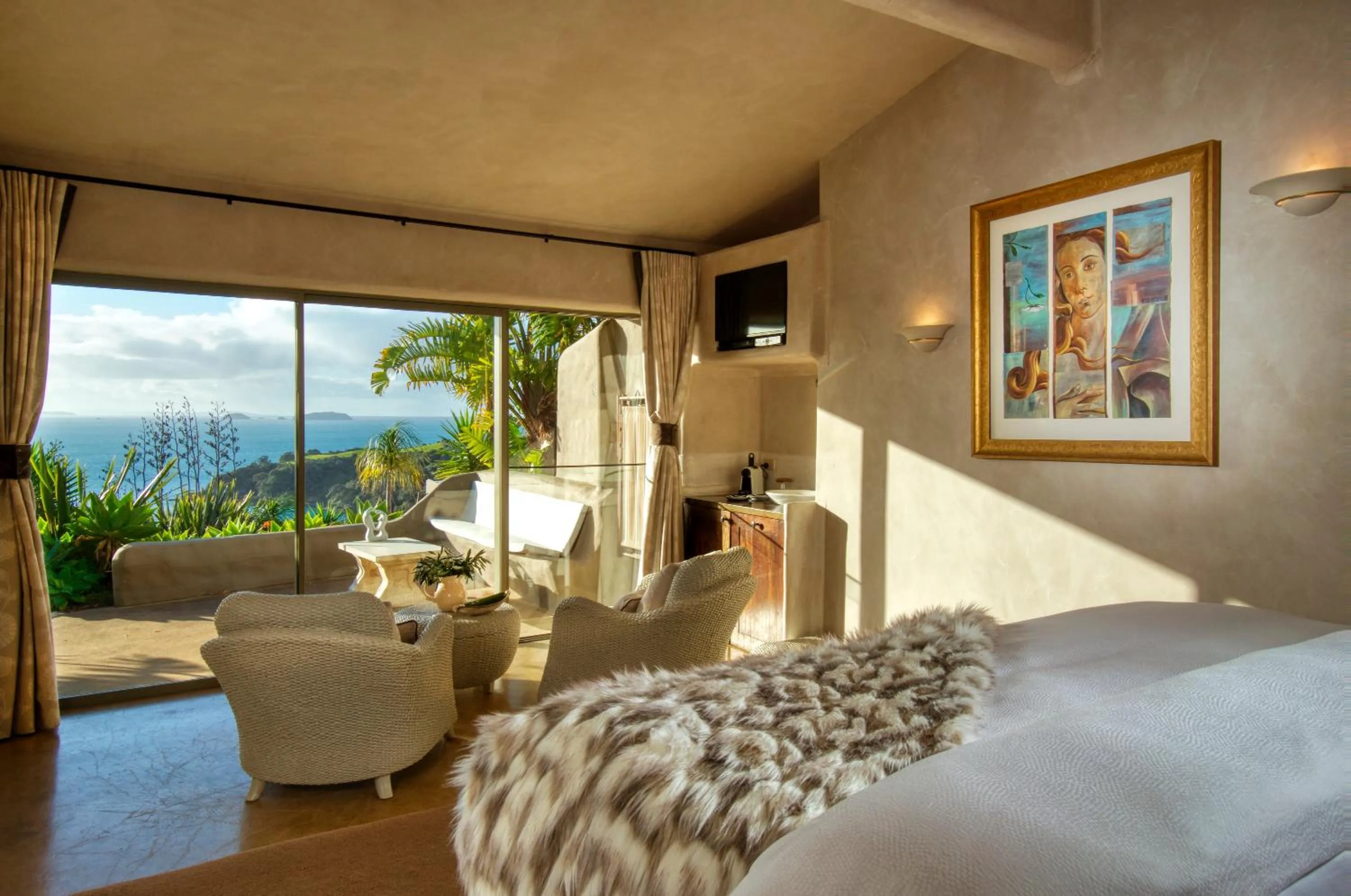 Bedroom, Bed in Delamore Lodge