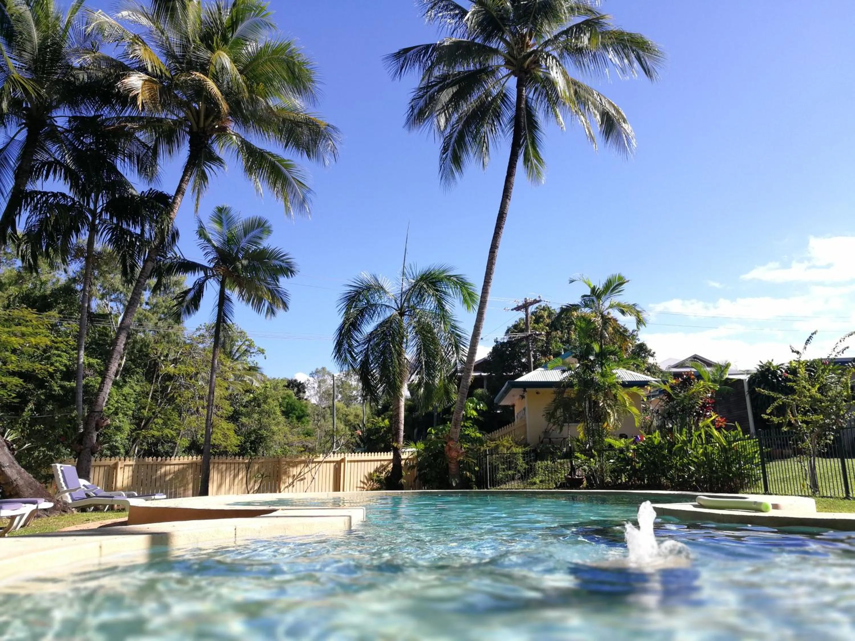 Swimming pool in Villa Marine Holiday Apartments Cairns