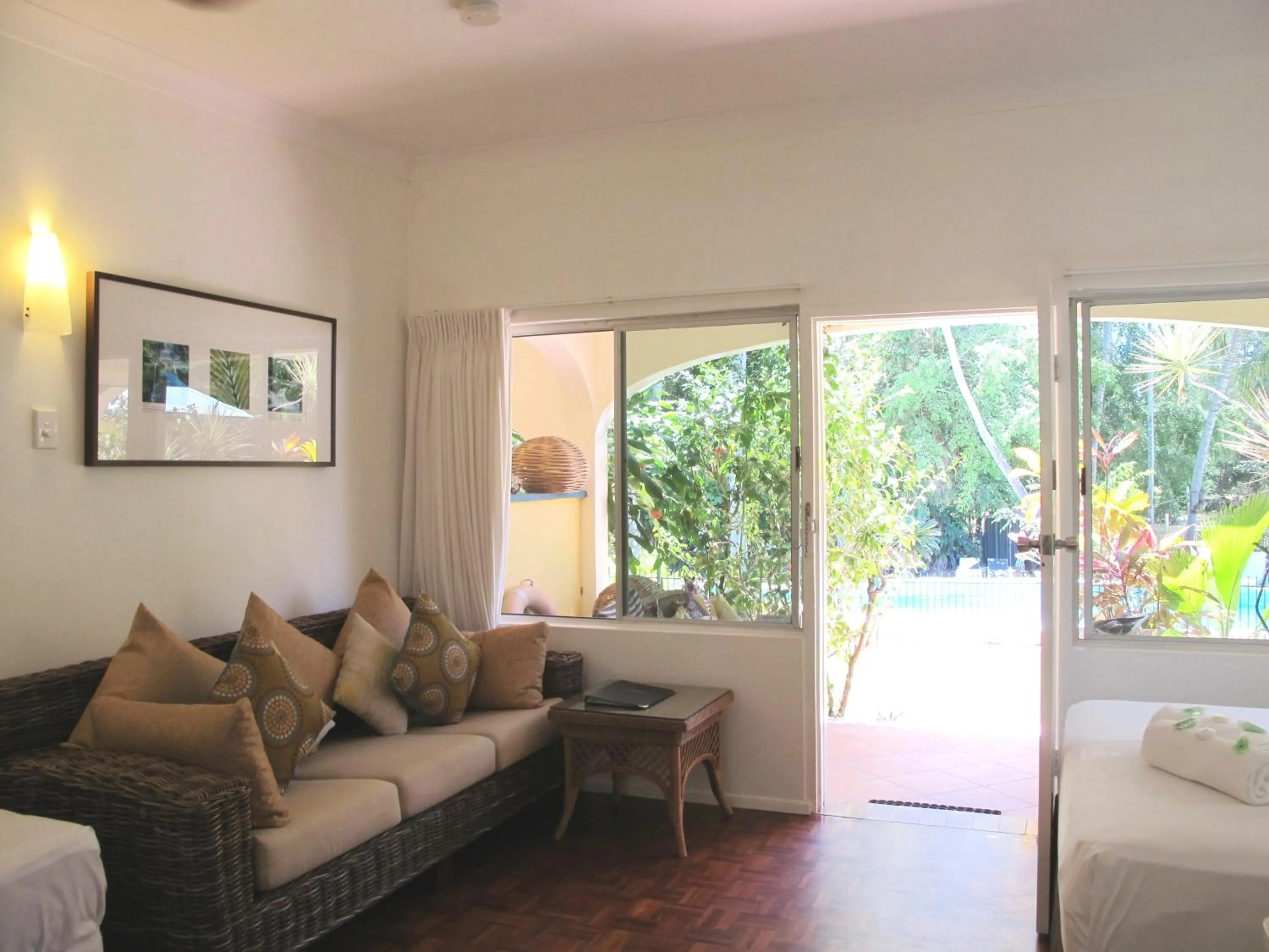 Living room in Villa Marine Holiday Apartments Cairns
