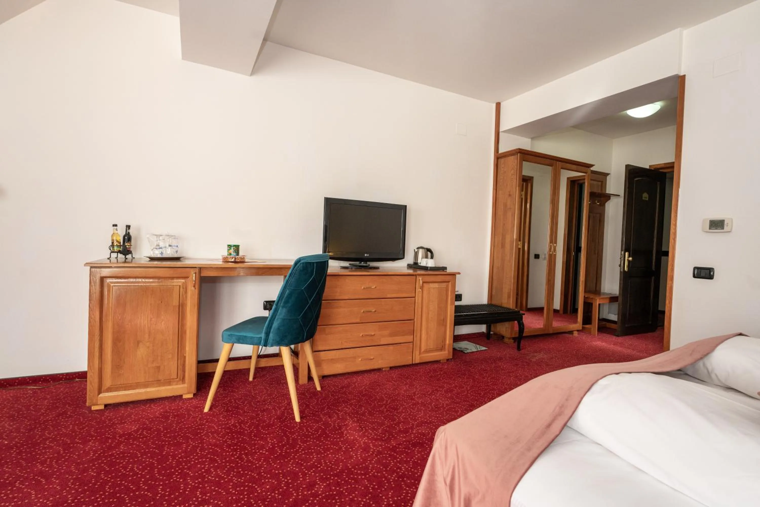 Communal lounge/ TV room in Hotel Cumpatu