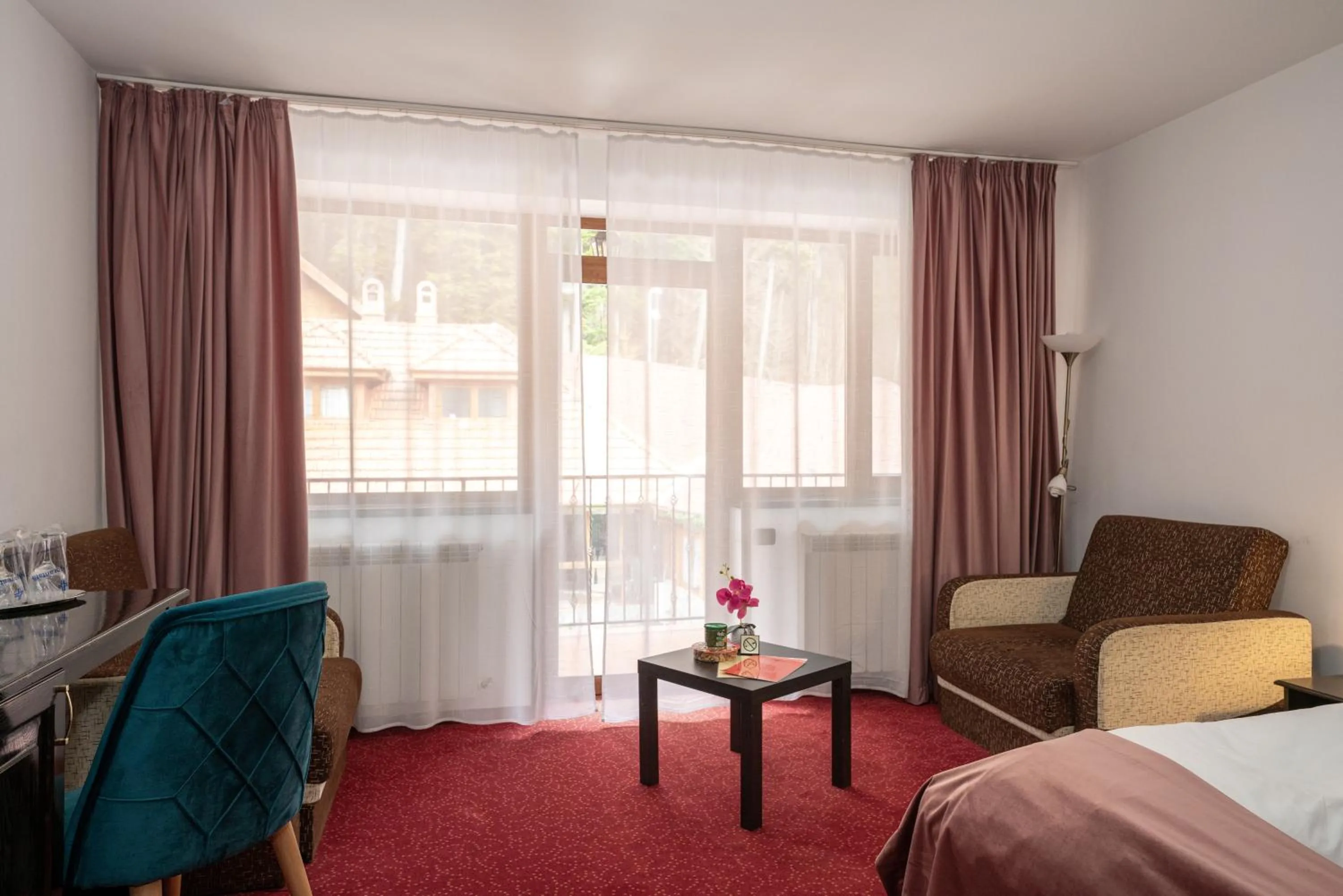 Seating area in Hotel Cumpatu