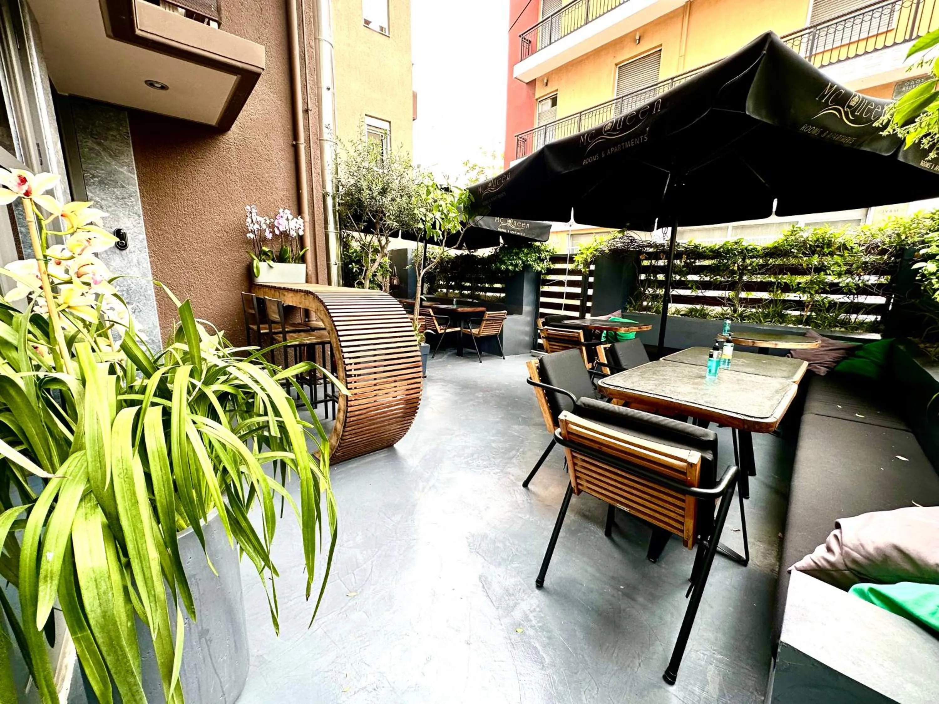 Patio in Mc Queen Rooms & Apartments
