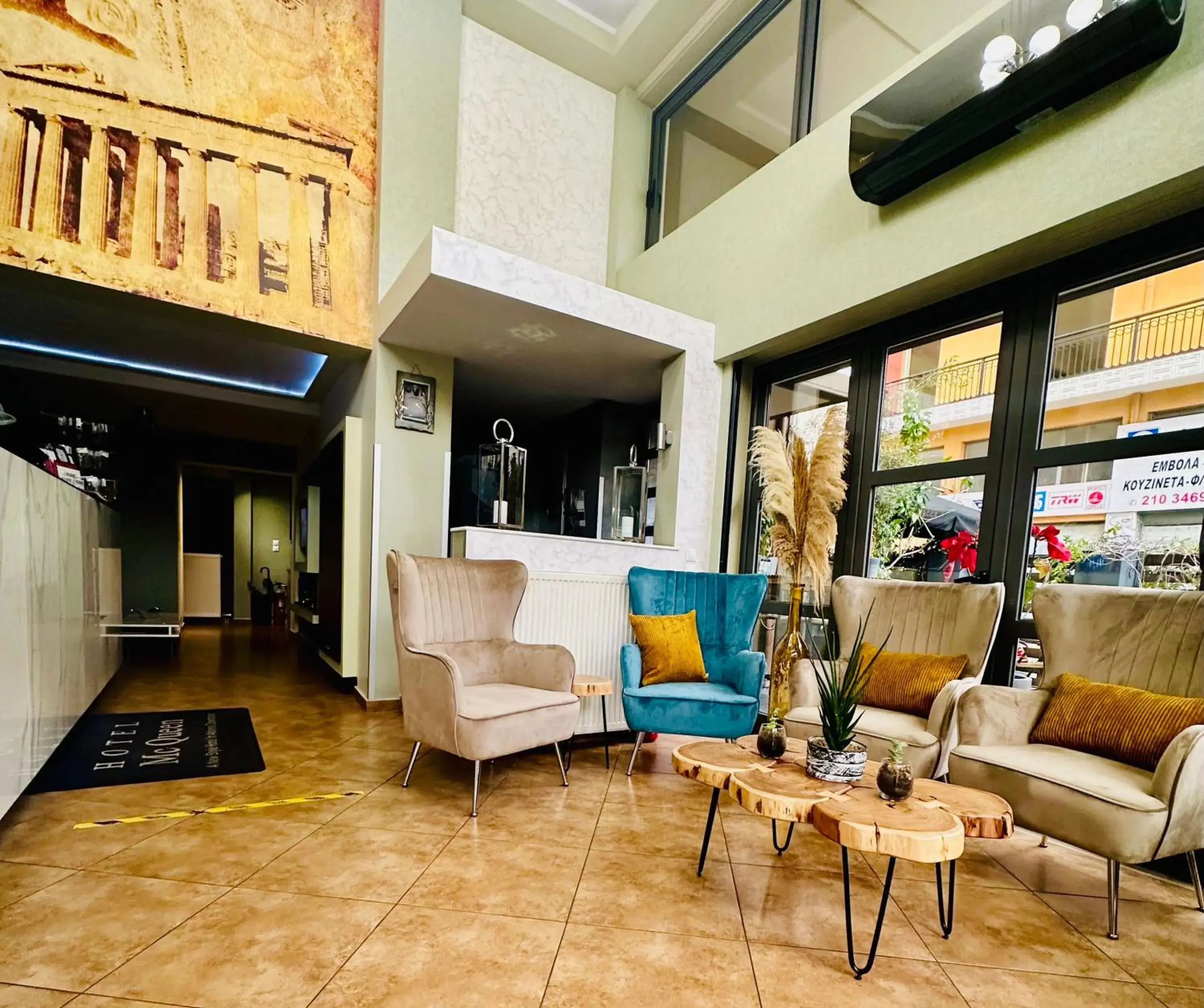 Lobby or reception in Mc Queen Rooms & Apartments Lobby or reception in Mc Queen Rooms & Apartments