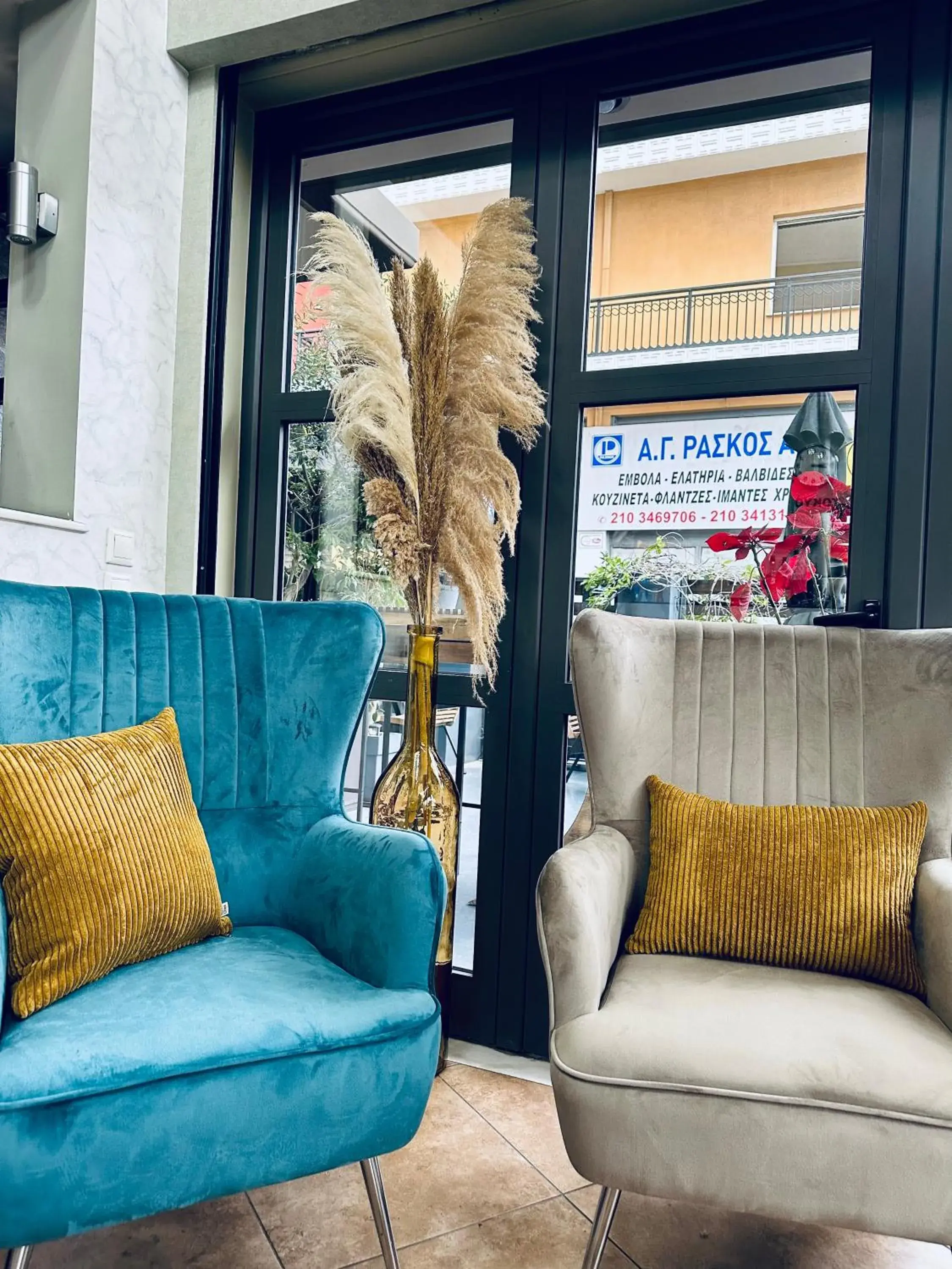 Lobby or reception in Mc Queen Rooms & Apartments Lobby or reception in Mc Queen Rooms & Apartments