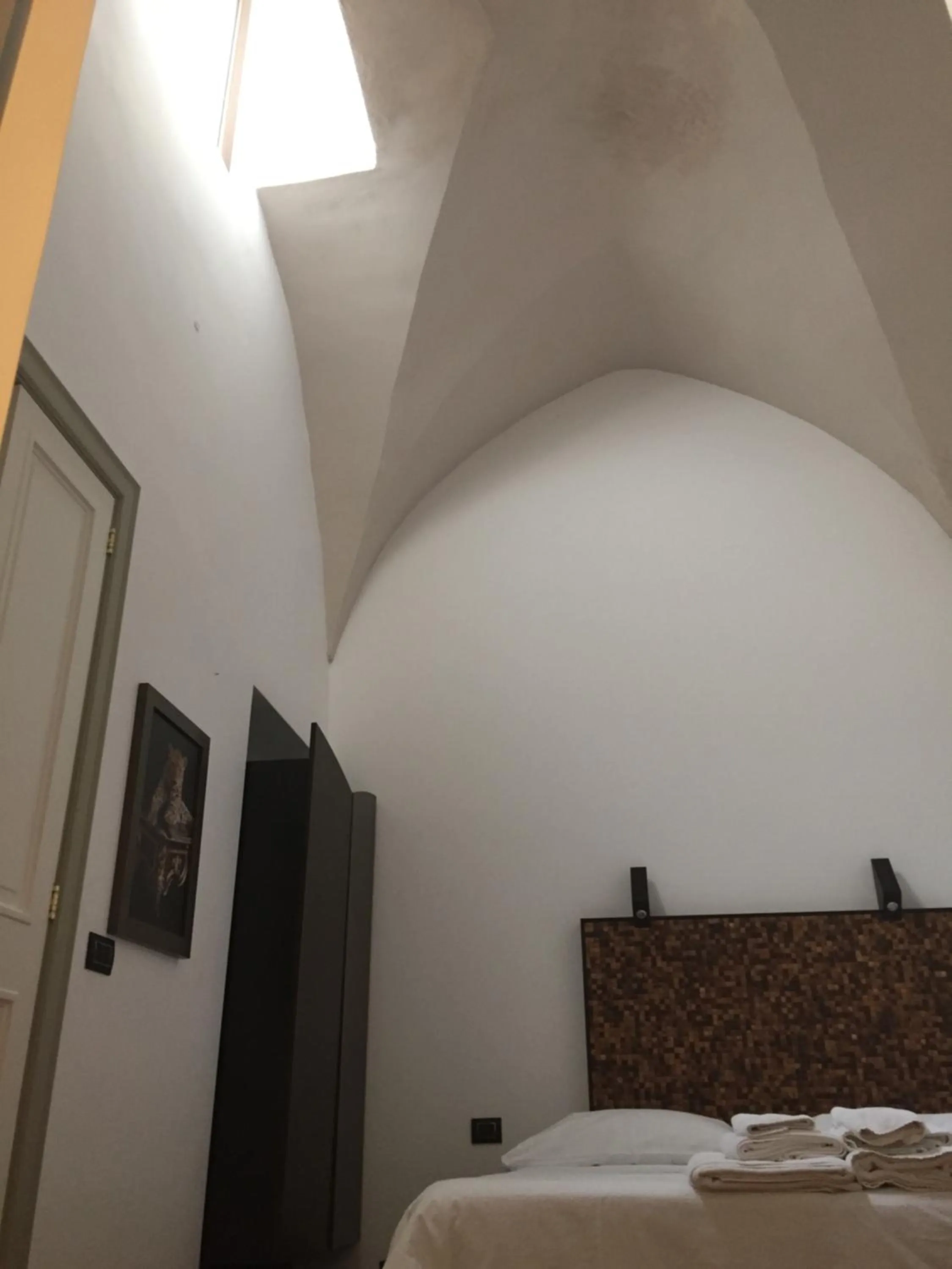 Photo of the whole room, Bed in Alvino Suite And Breakfast