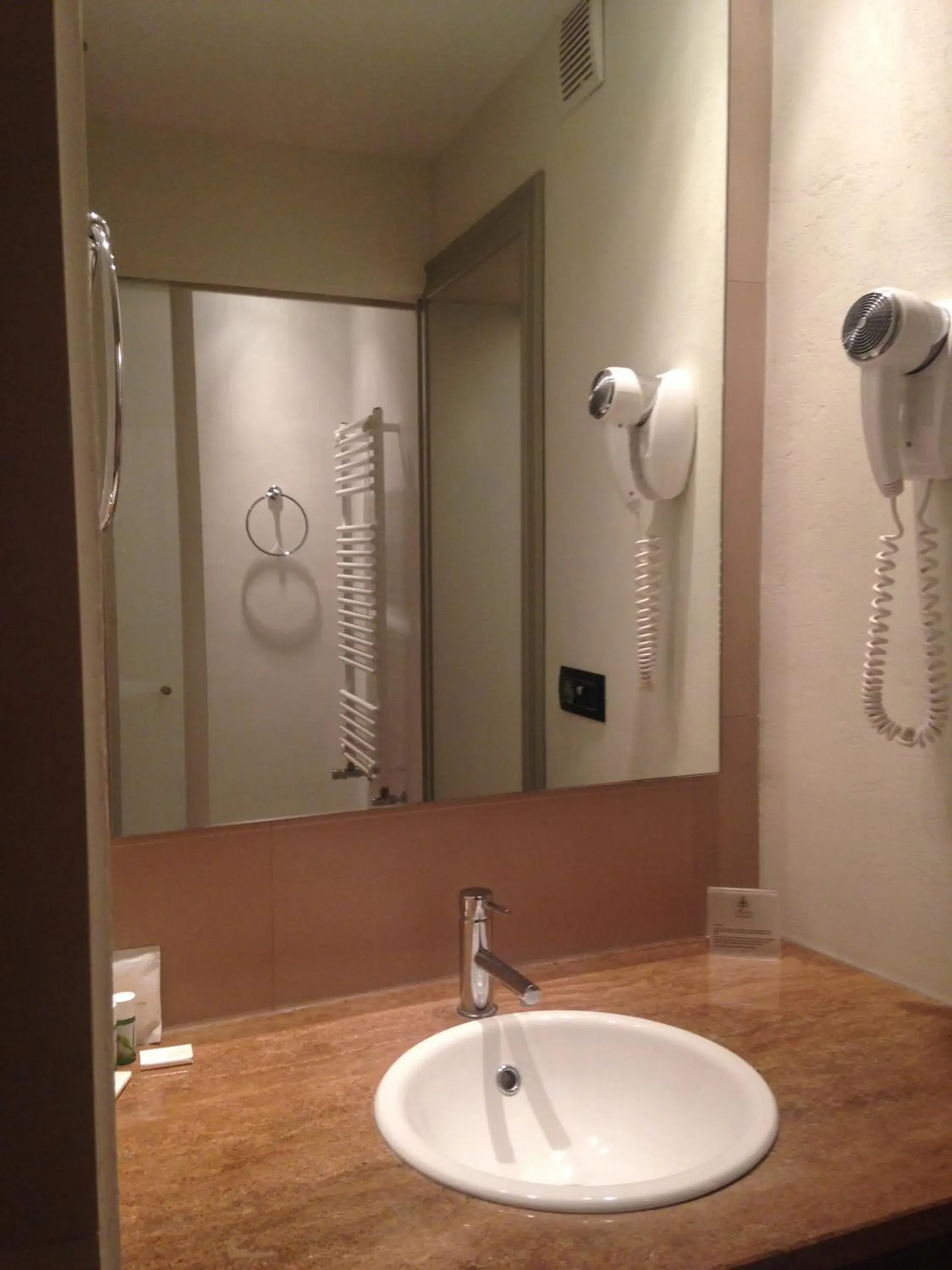 Budget Double Room with Ceiling window in Alvino Suite And Breakfast Budget Double Room with Ceiling window in Alvino Suite And Breakfast