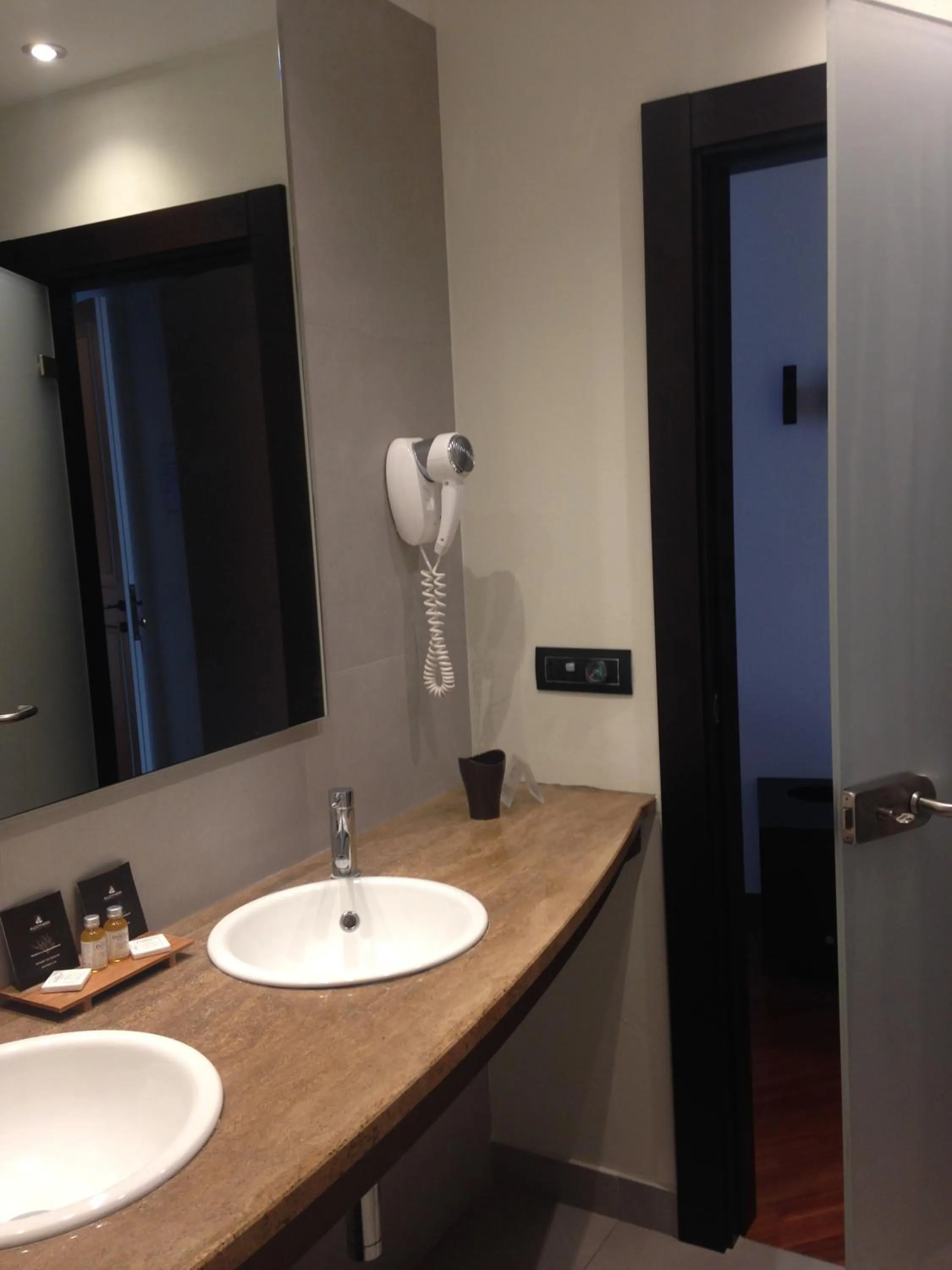 Bathroom in Alvino Suite And Breakfast