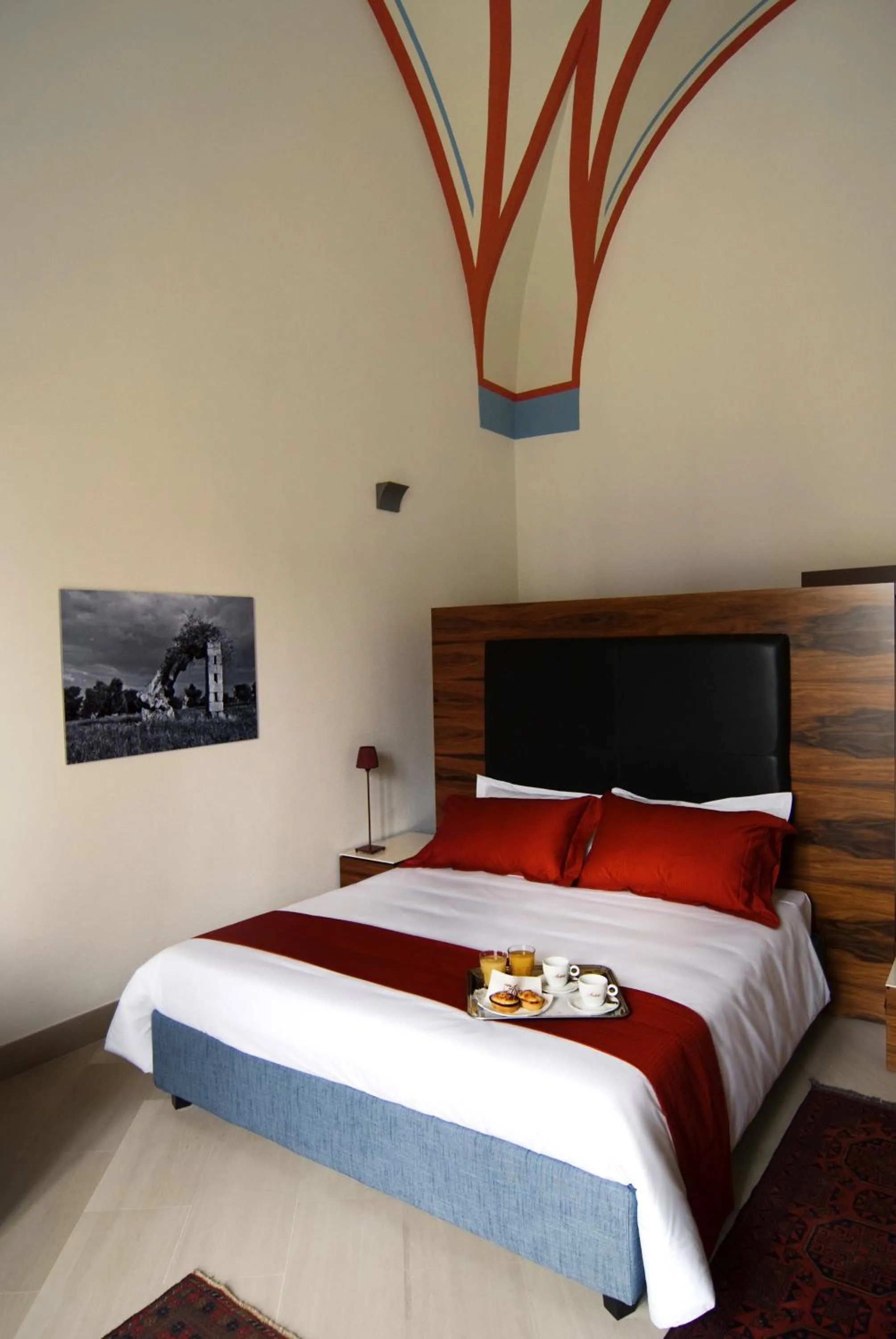 Photo of the whole room, Bed in Alvino Suite And Breakfast