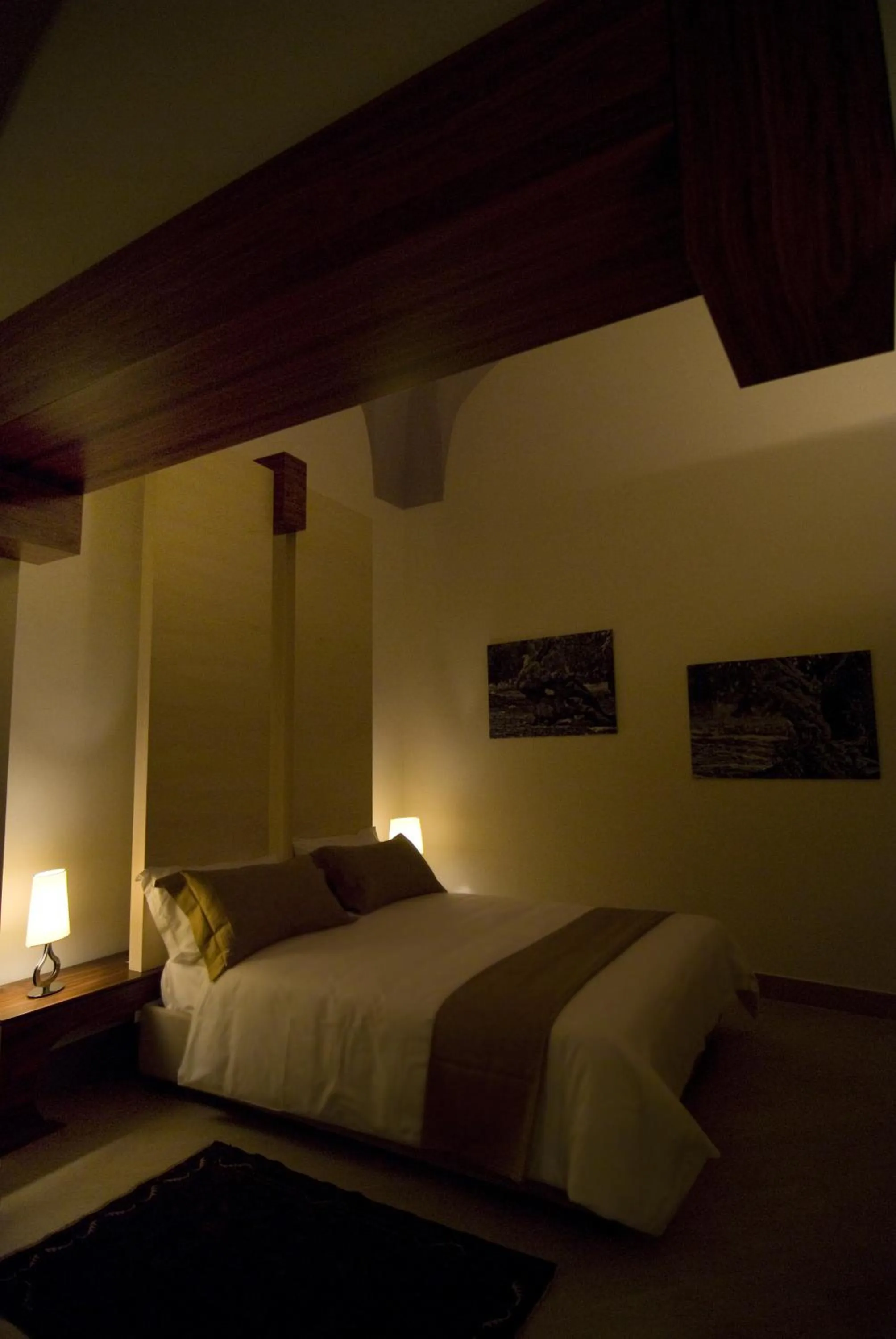 Photo of the whole room, Bed in Alvino Suite And Breakfast