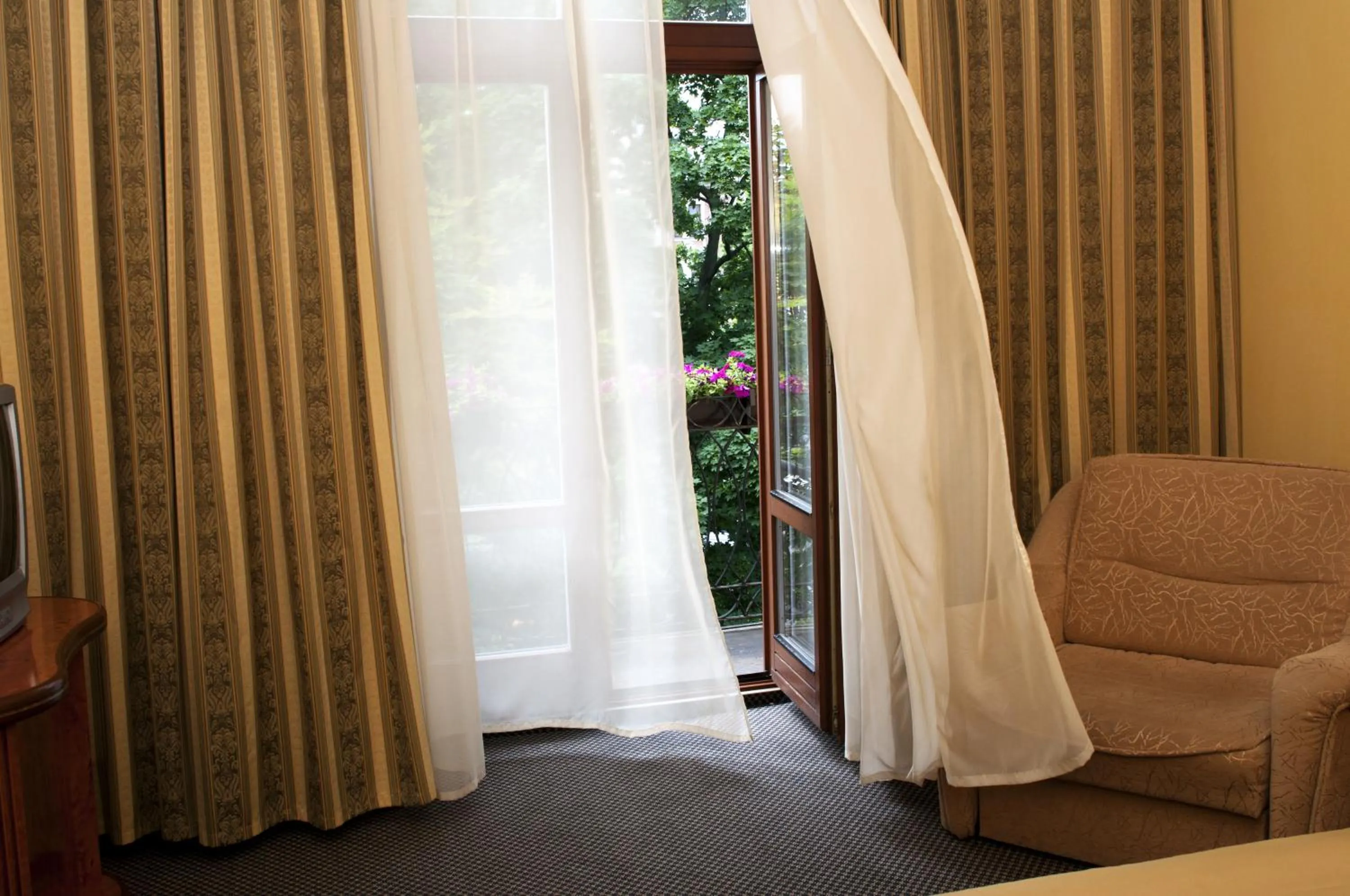 Balcony/Terrace, Bed in Wien Hotel