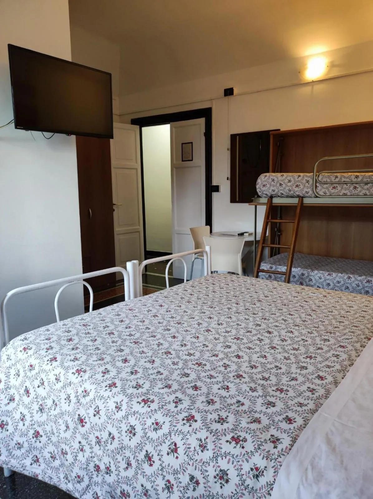 Bed in Albergo Caffaro