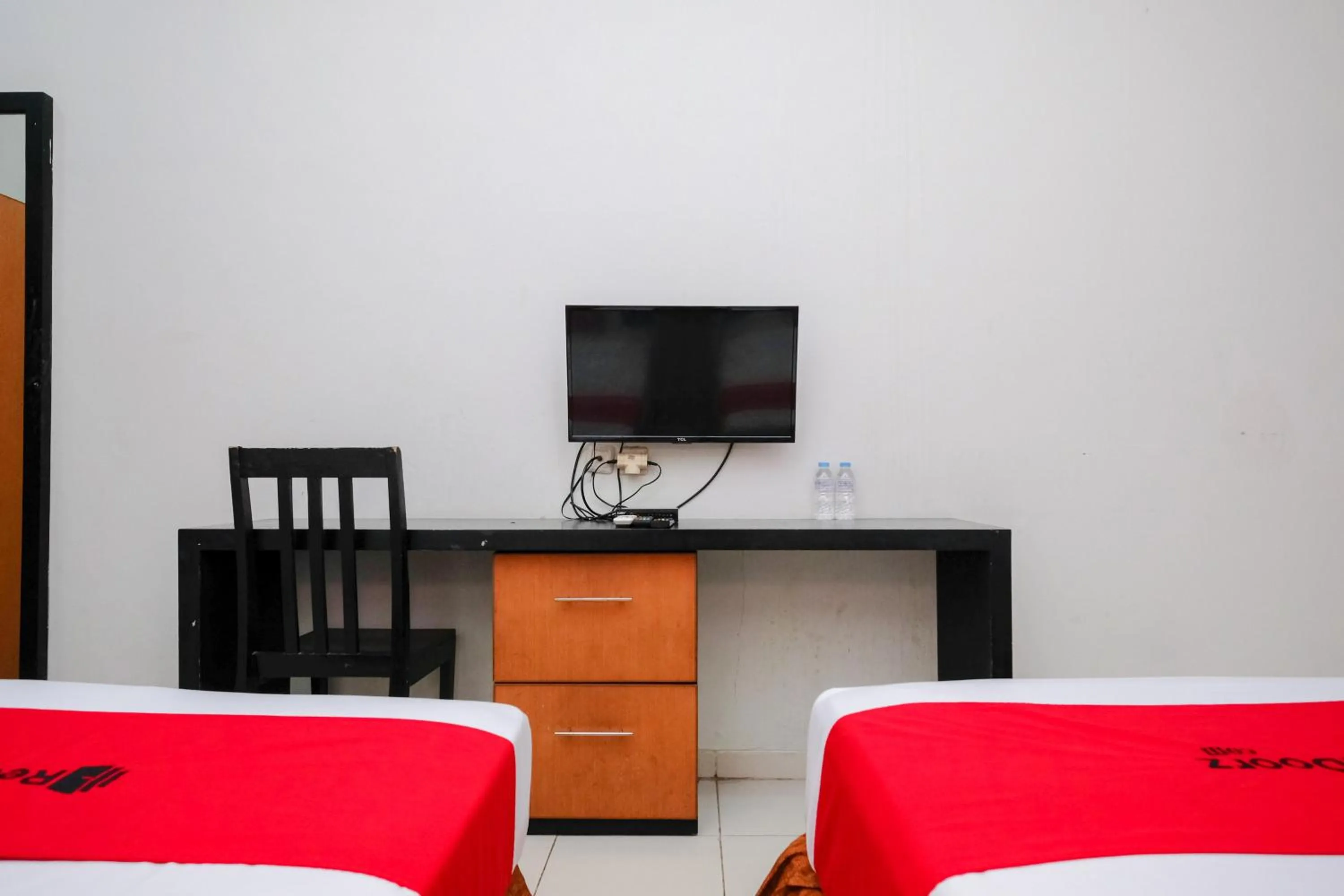 Bedroom, Bed in RedDoorz Plus @ Taman Siswa 2