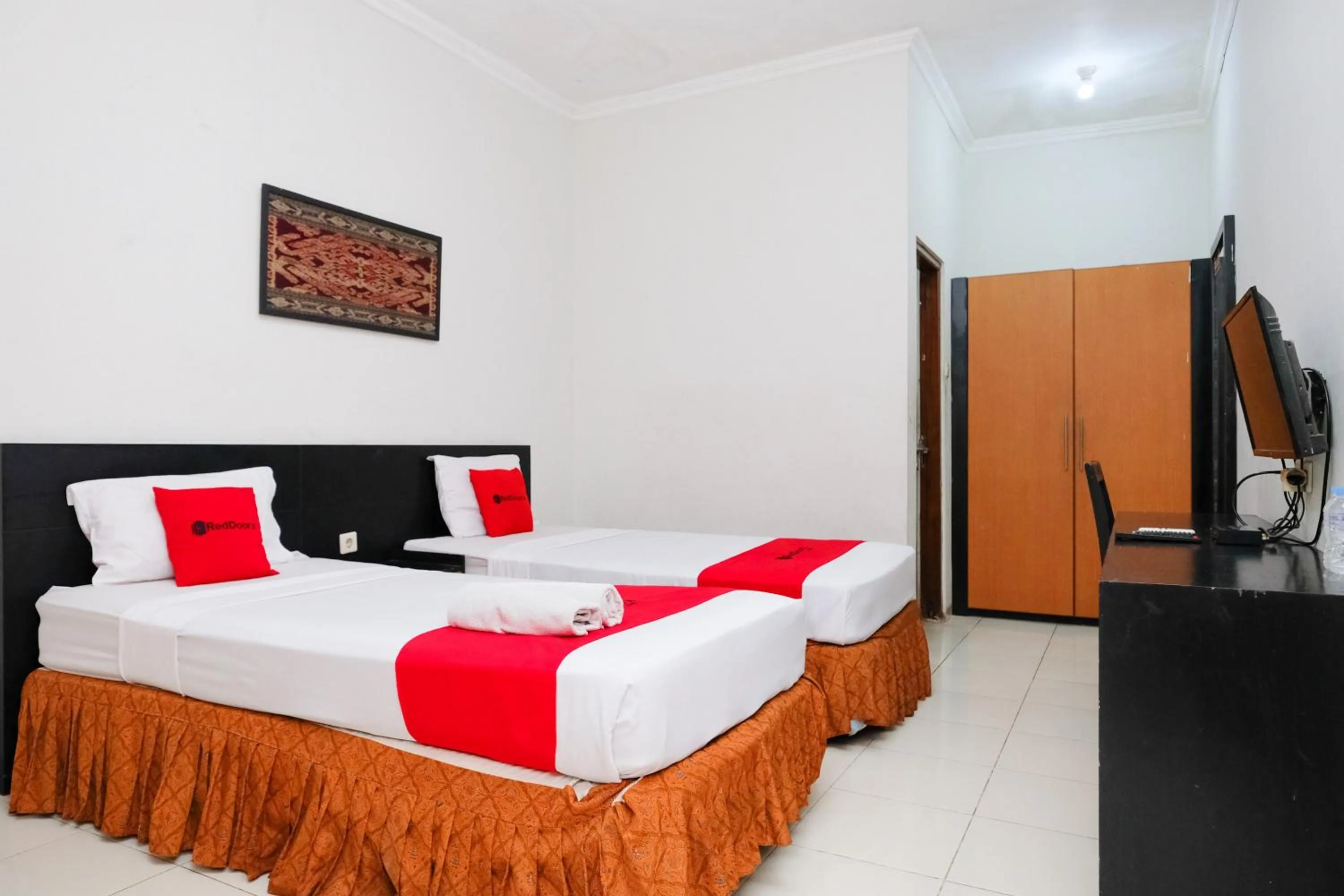Bedroom, Bed in RedDoorz Plus @ Taman Siswa 2
