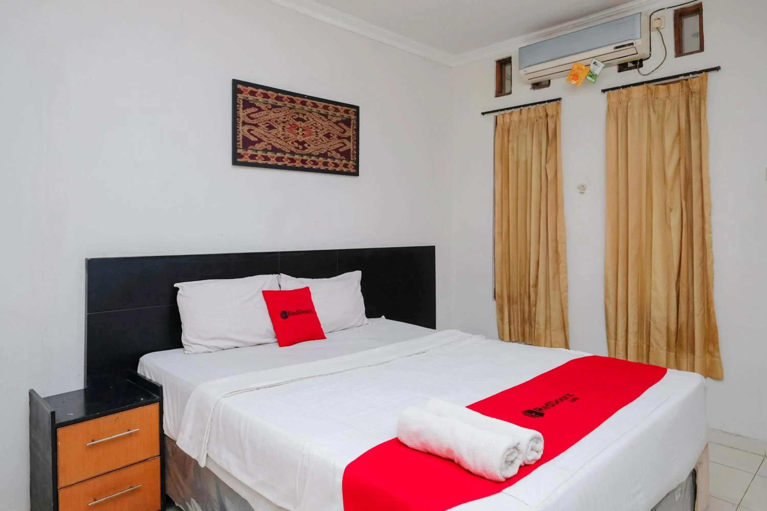 Double Room in RedDoorz Plus @ Taman Siswa 2 Double Room in RedDoorz Plus @ Taman Siswa 2
