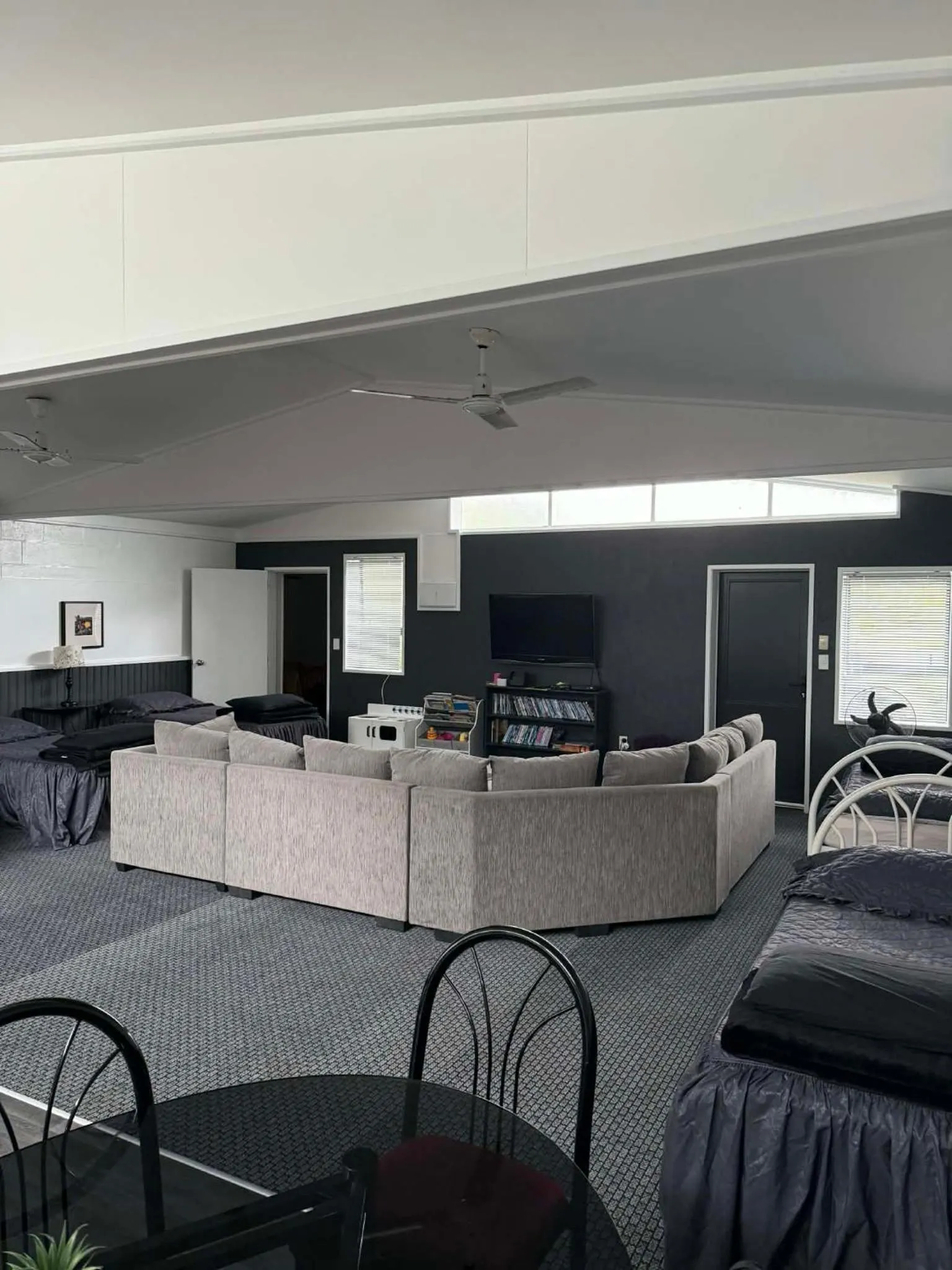 Property building in Poplar Creek