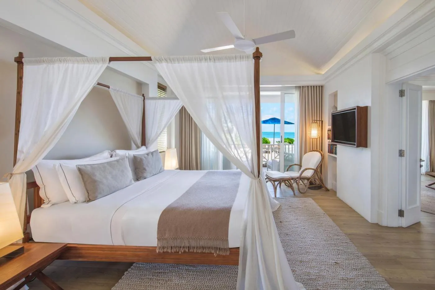 Photo of the whole room, Bed in Heritage Le Telfair Golf & Wellness Resort