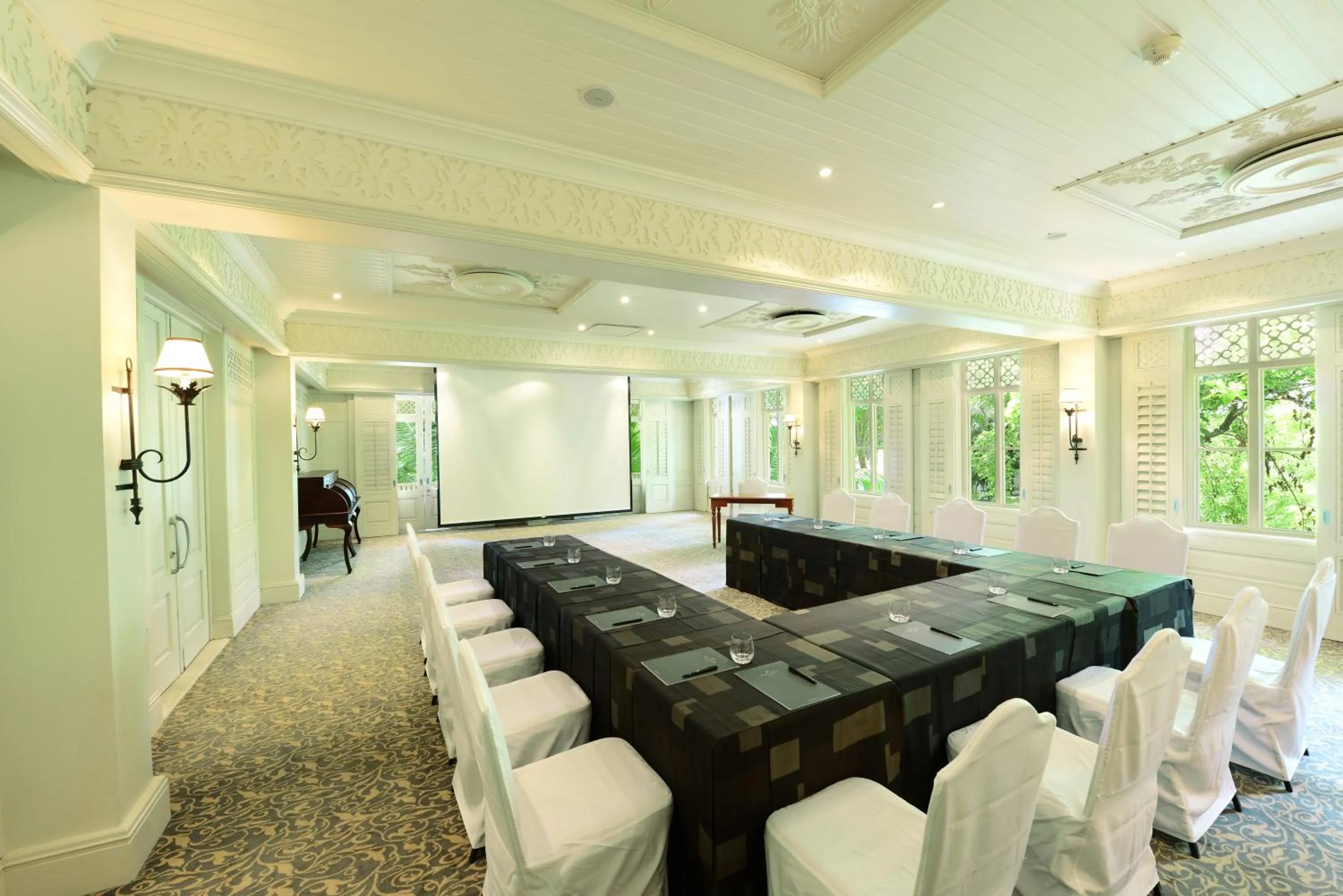 Business facilities in Heritage Le Telfair Golf & Wellness Resort