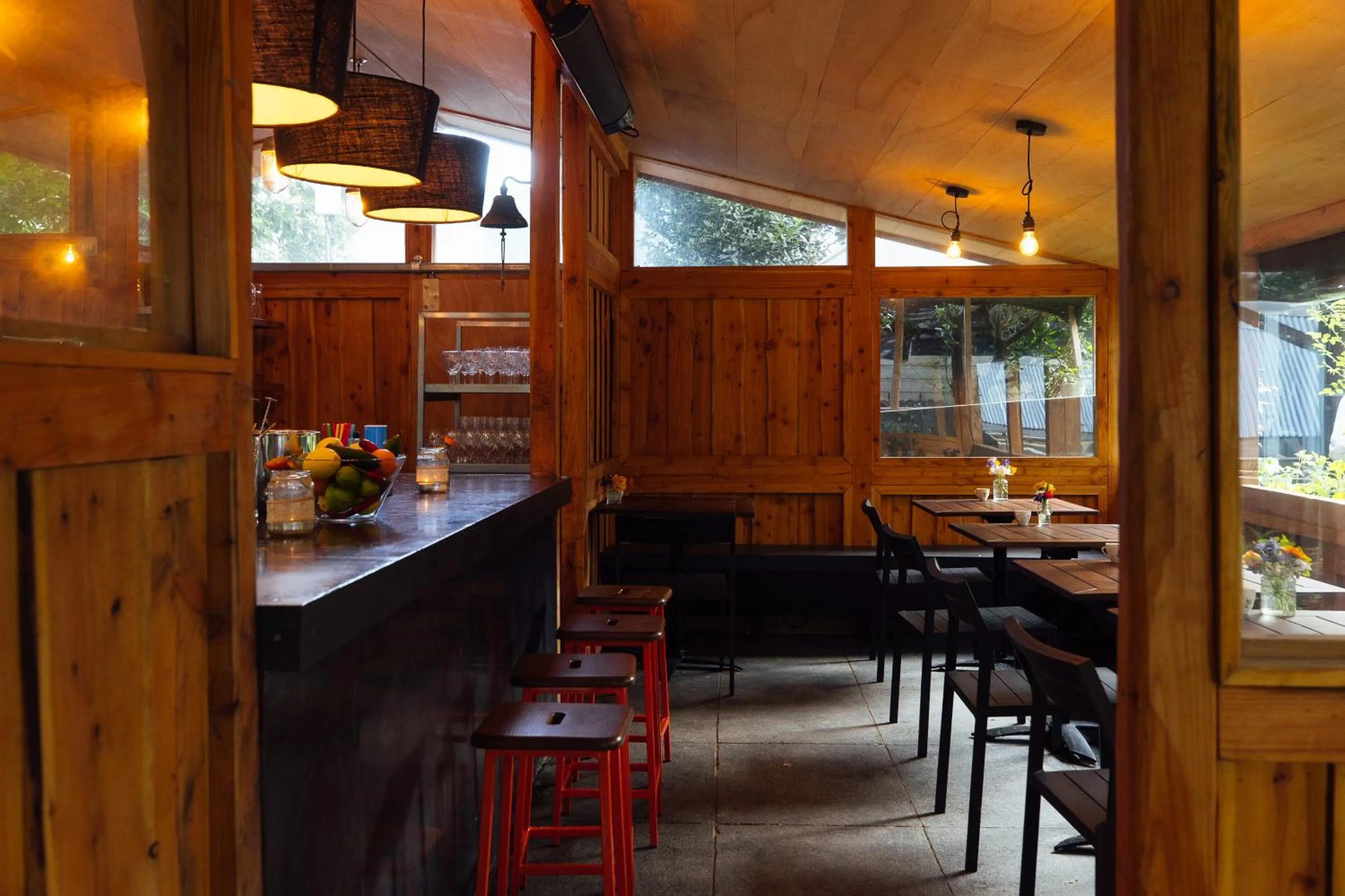 Restaurant/places to eat in Llys Meddyg