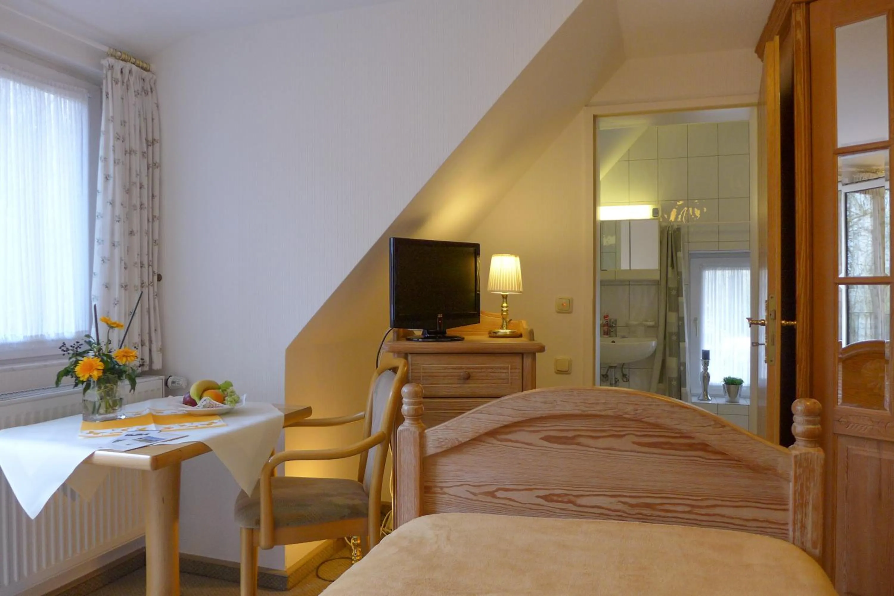 Small Single Room in Gasthof Bad Hopfenberg