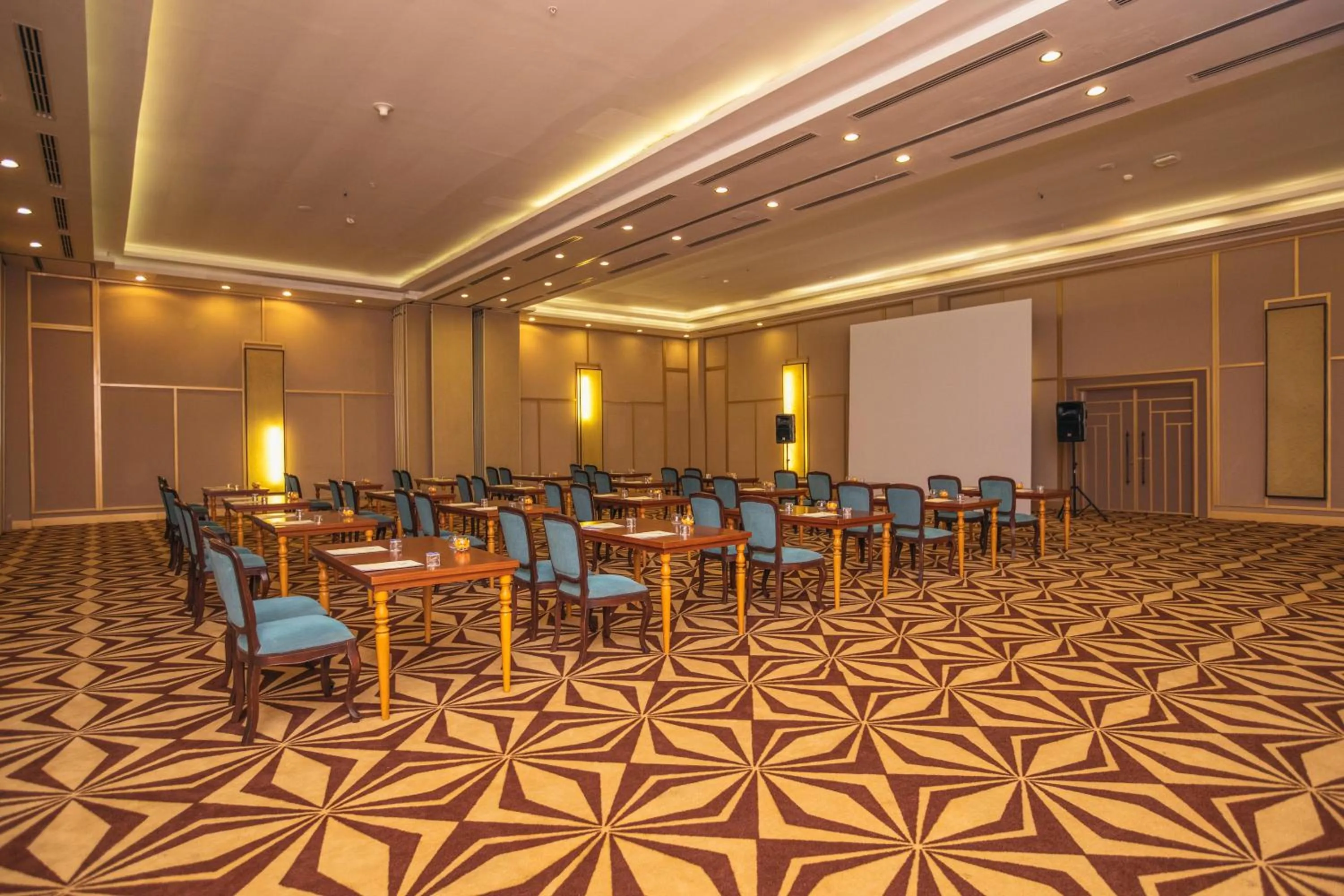 Meeting/conference room in Sherwood Exclusive Kemer - Kids Concept