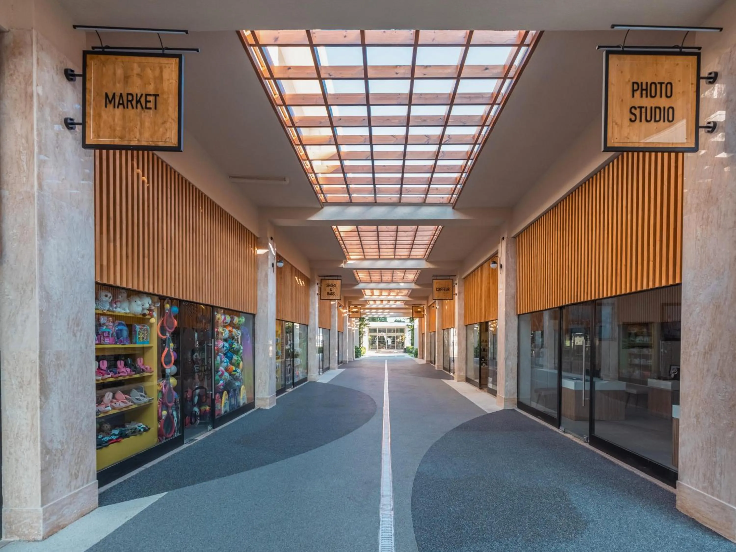 Shopping Area in Sherwood Exclusive Kemer - Kids Concept