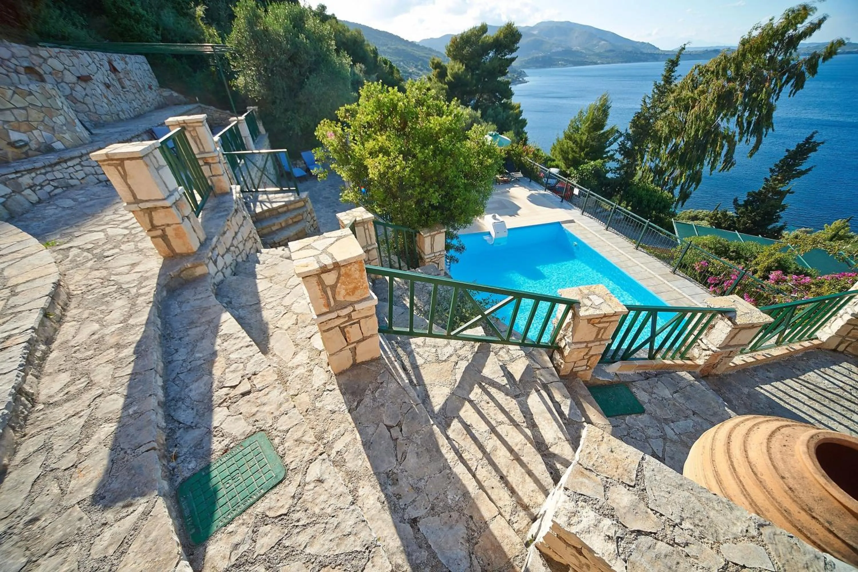 Swimming pool in Villas Cavo Marathia