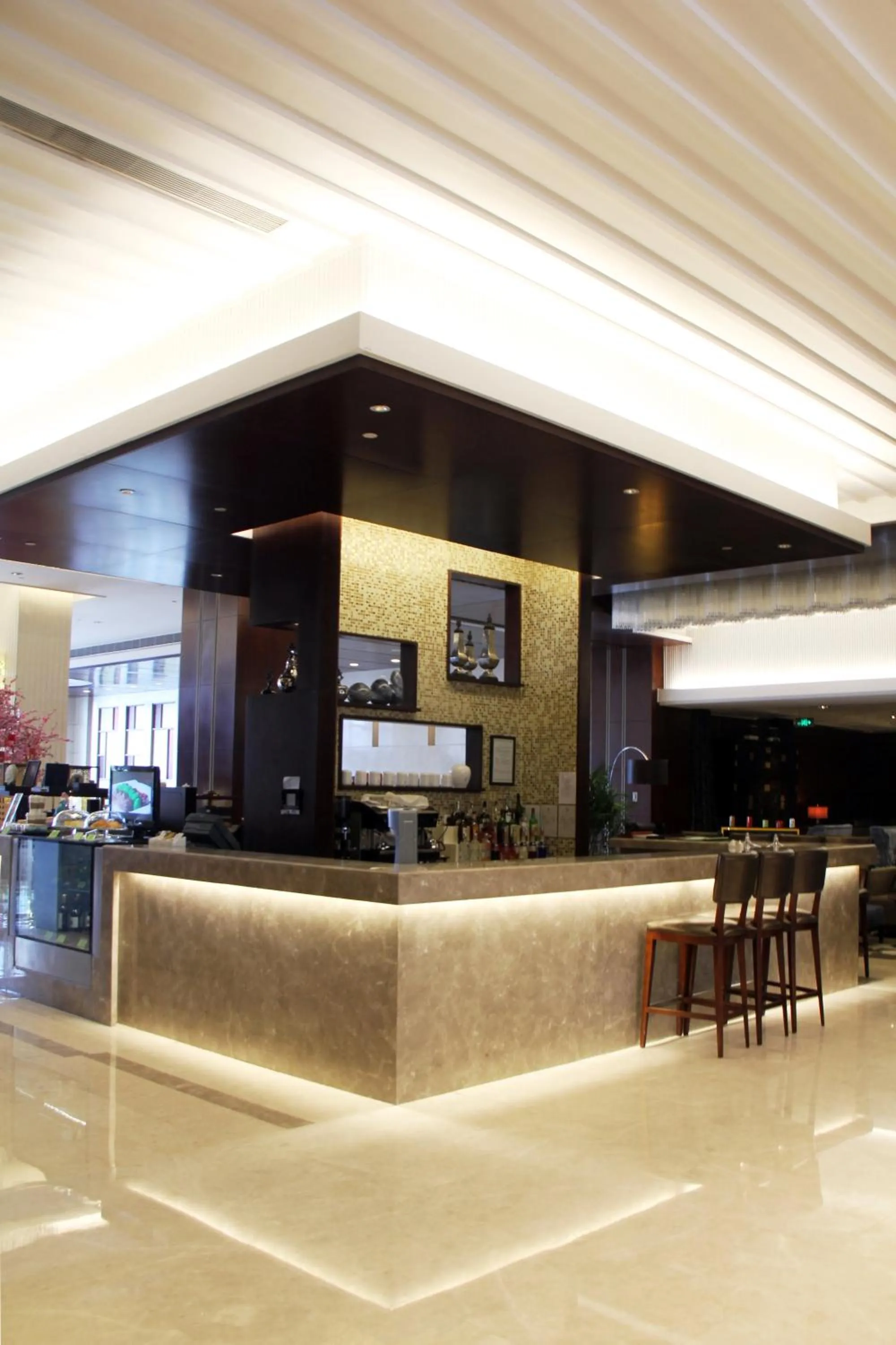 Lounge or bar in Holiday Inn Beijing Haidian, an IHG Hotel