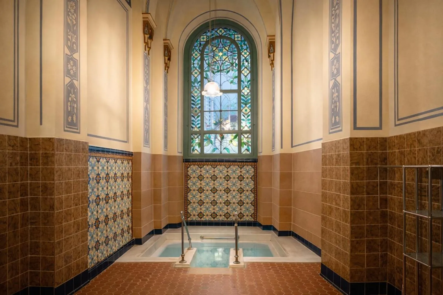 Hot Tub in Mokni's Palais Hotel & SPA