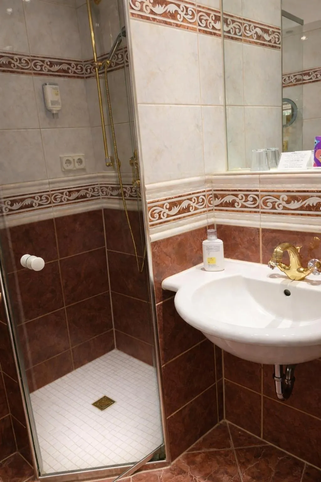 Shower in Mokni's Palais Hotel & SPA