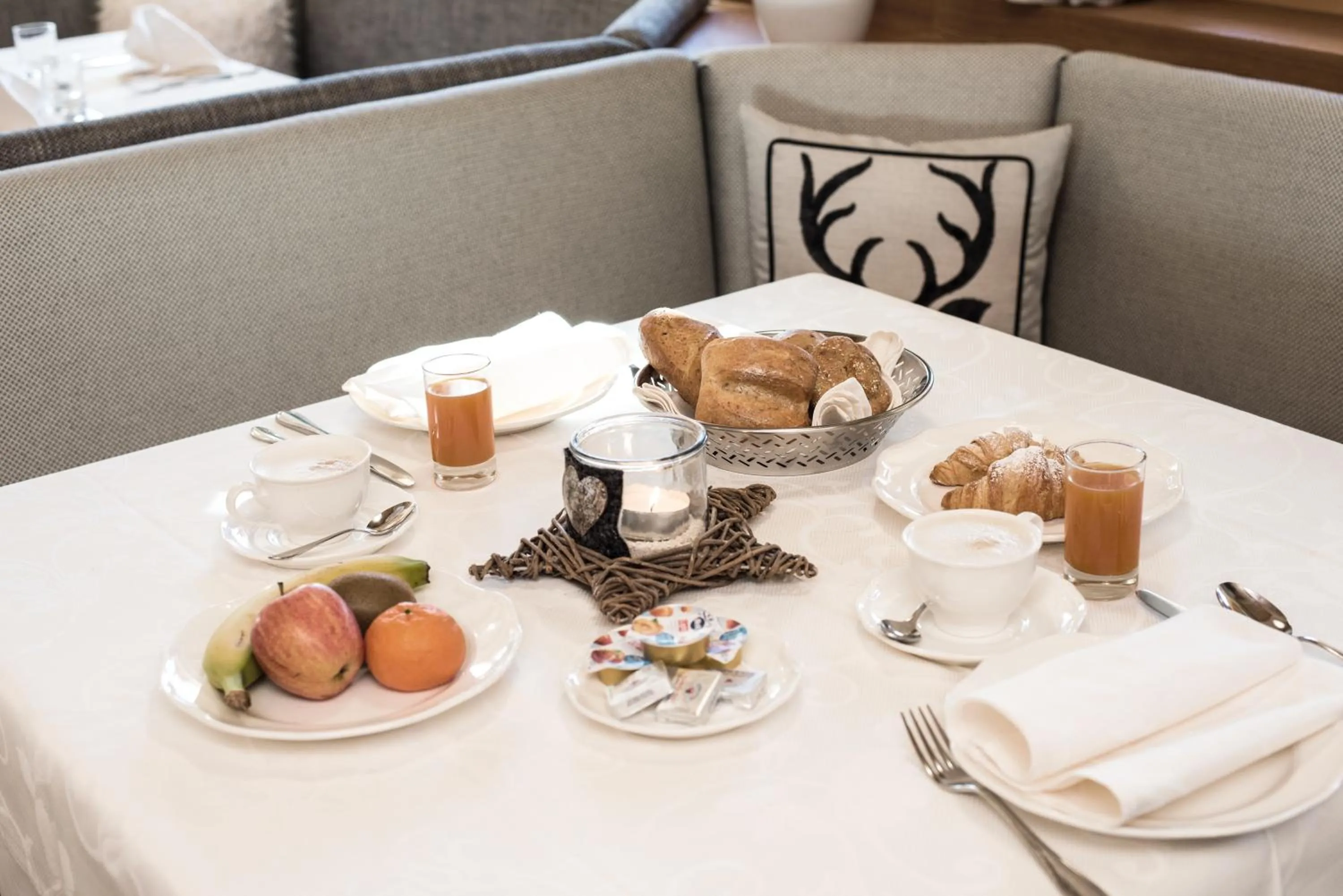 Lounge or bar in Hotel Pinei