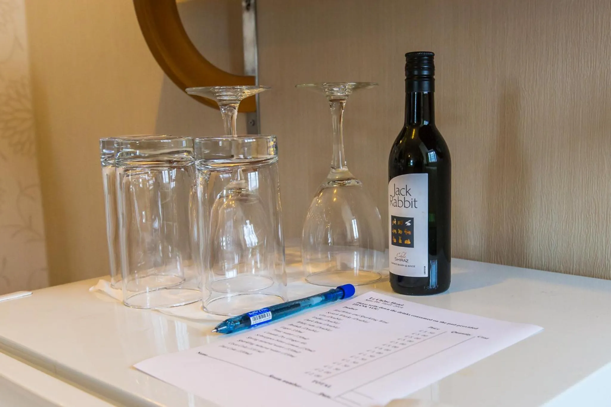 Coffee/tea facilities in Le Chene Hotel