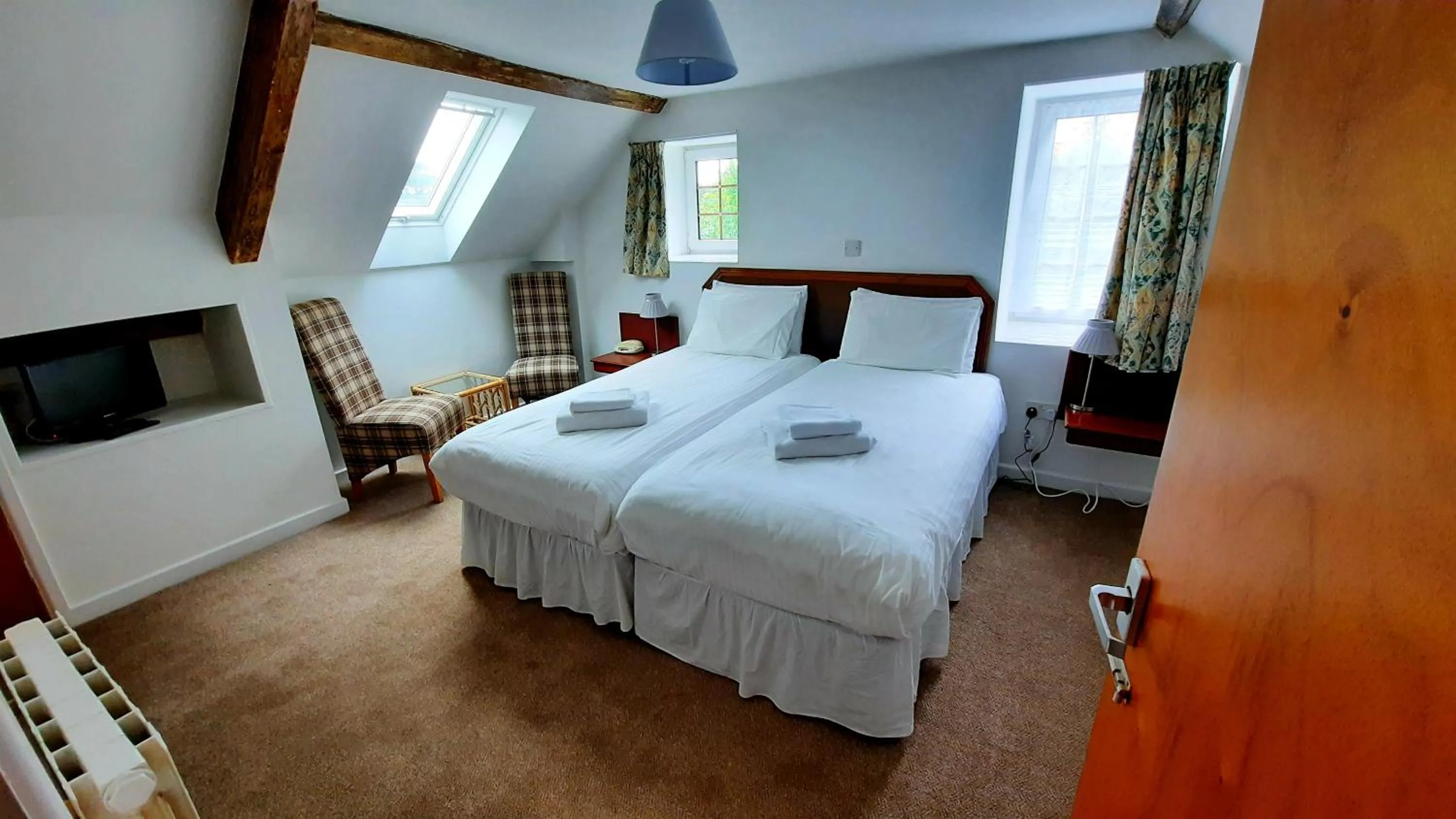 Bedroom, Bed in Le Chene Hotel
