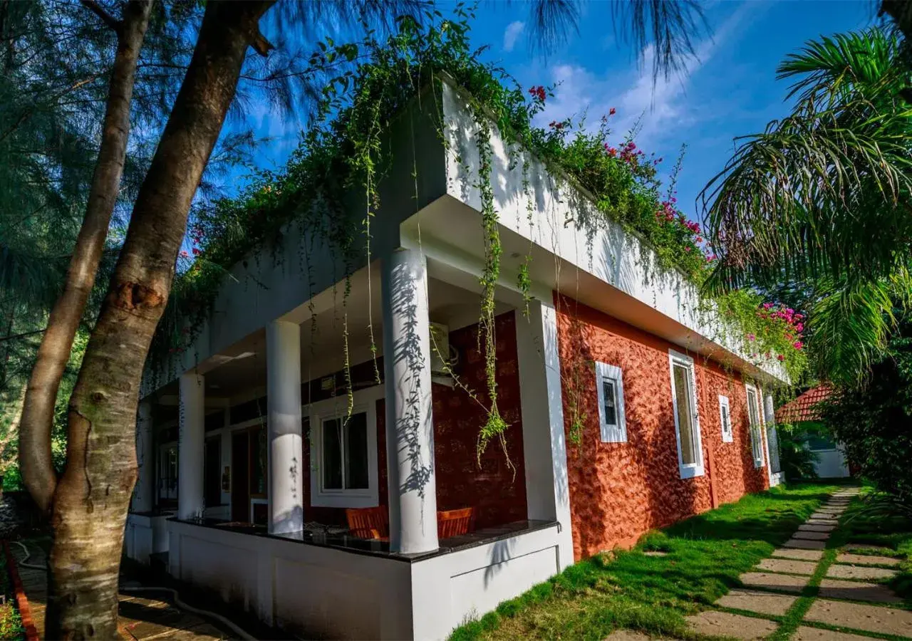 Facade/entrance in SR Jungle Resort Facade/entrance in SR Jungle Resort