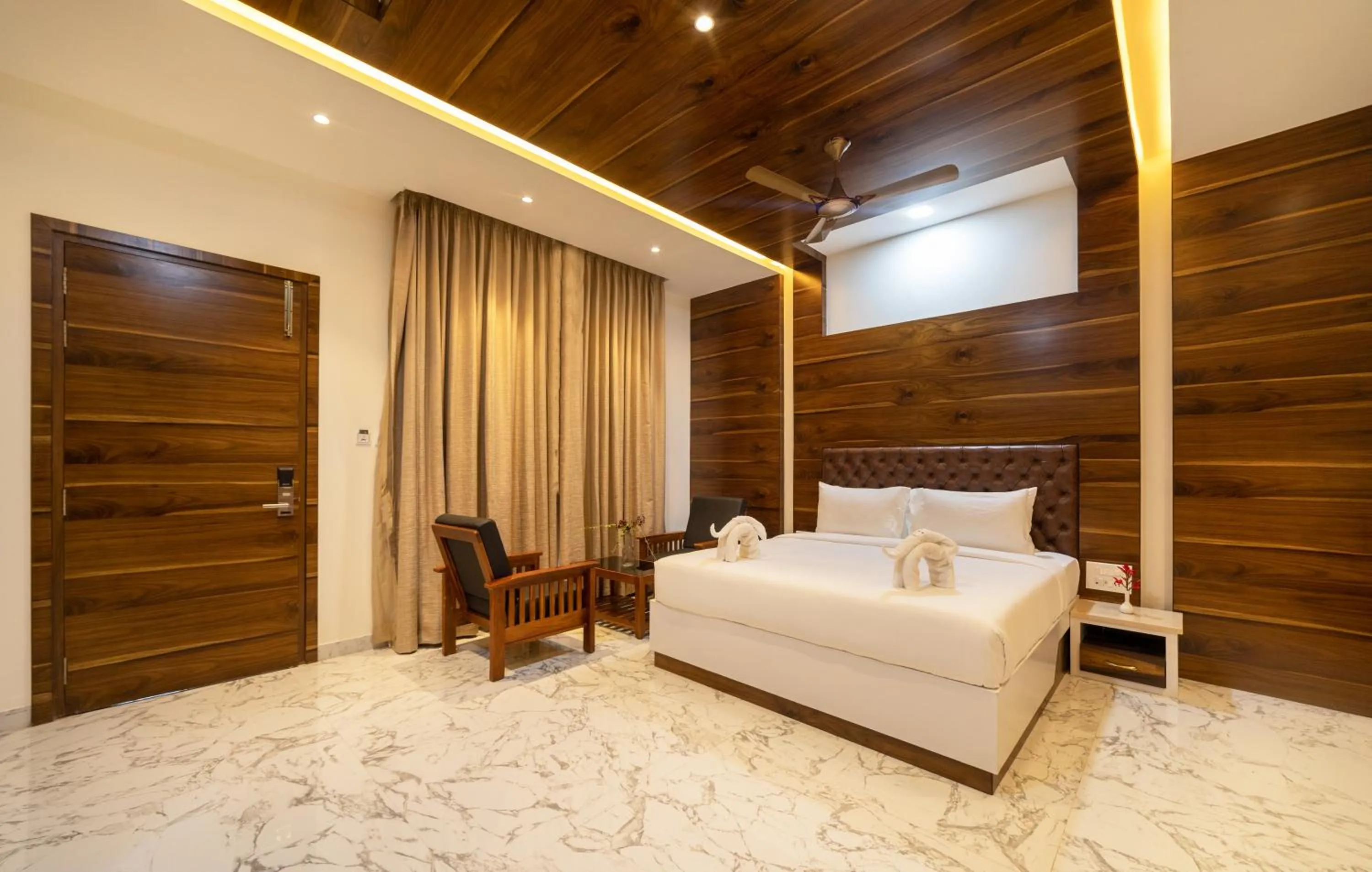 Living room, Bed in SR Jungle Resort