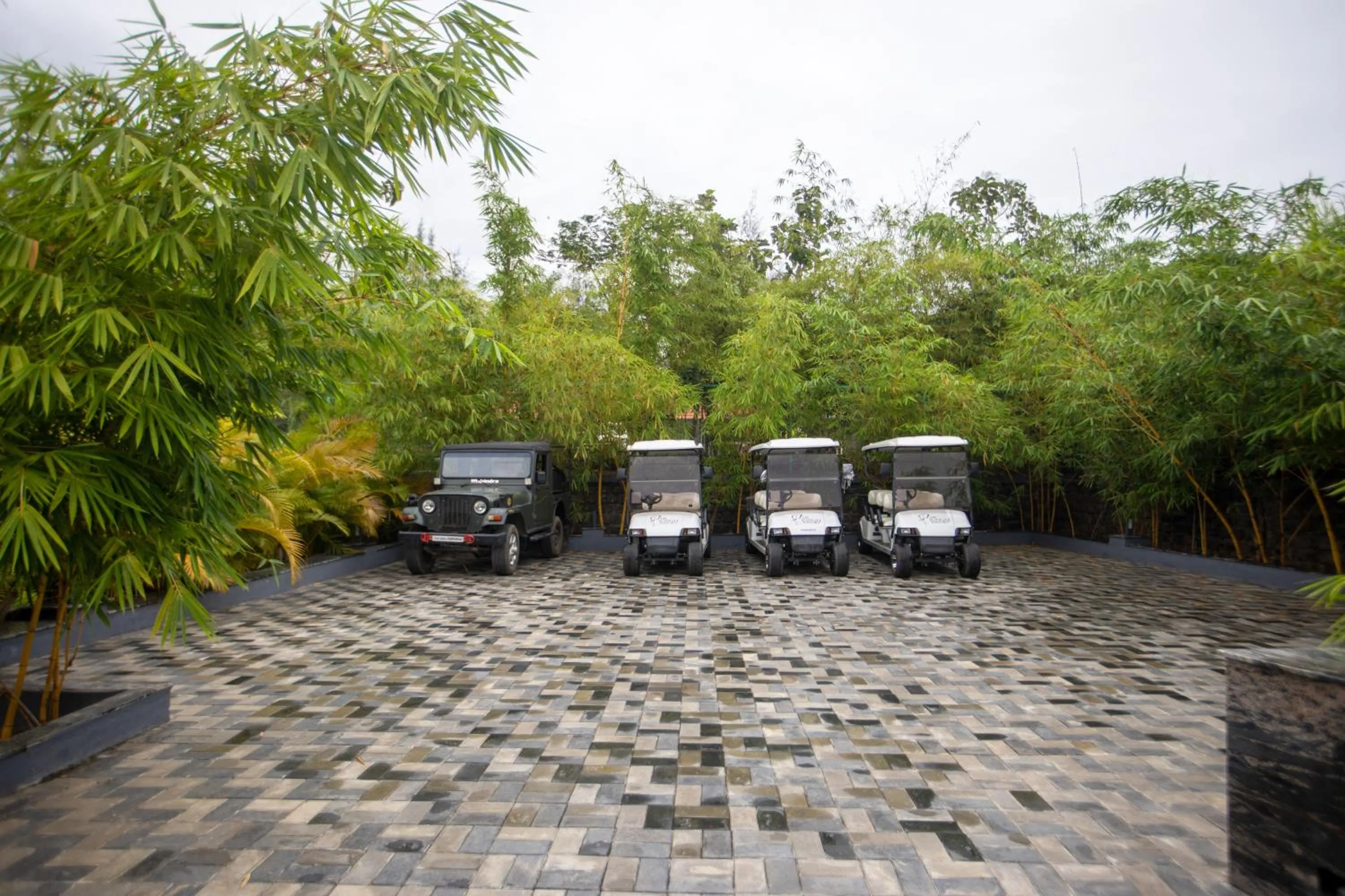Parking in SR Jungle Resort