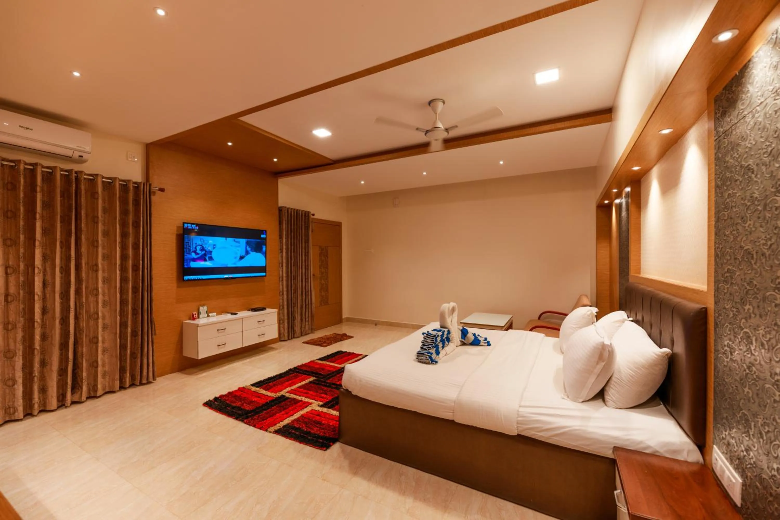 Photo of the whole room, Bed in SR Jungle Resort