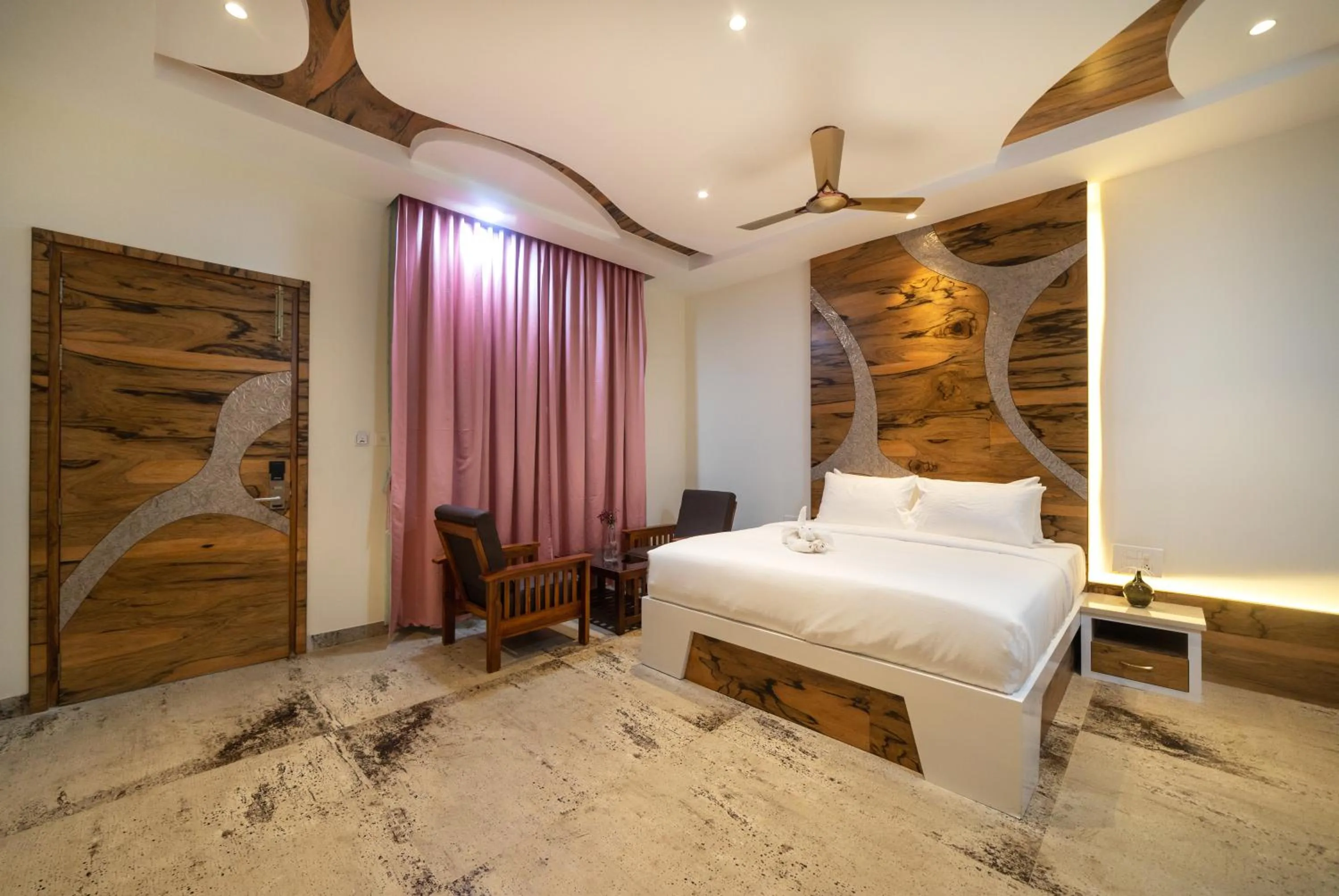 Photo of the whole room, Bed in SR Jungle Resort