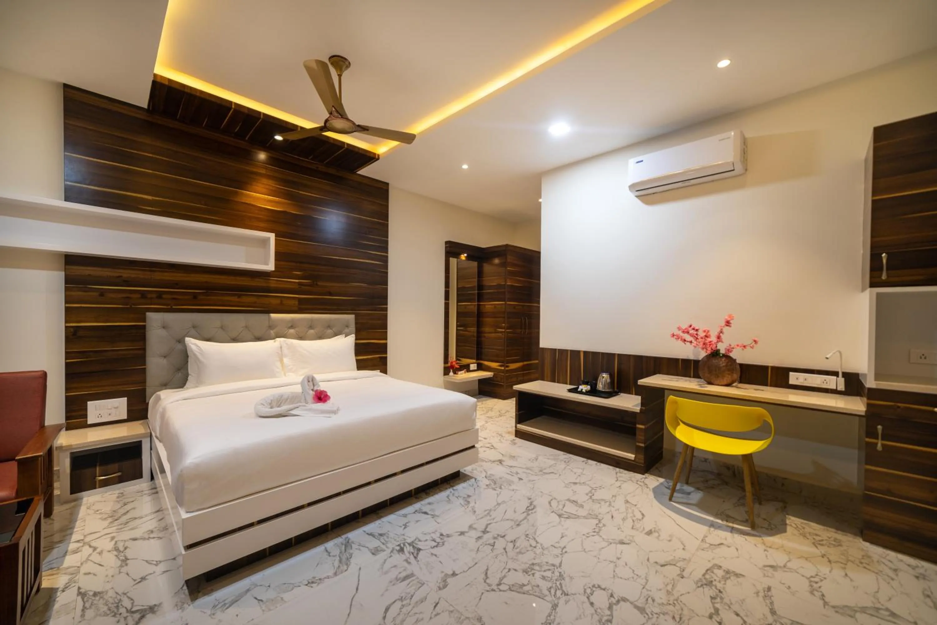 Bedroom, Bed in SR Jungle Resort