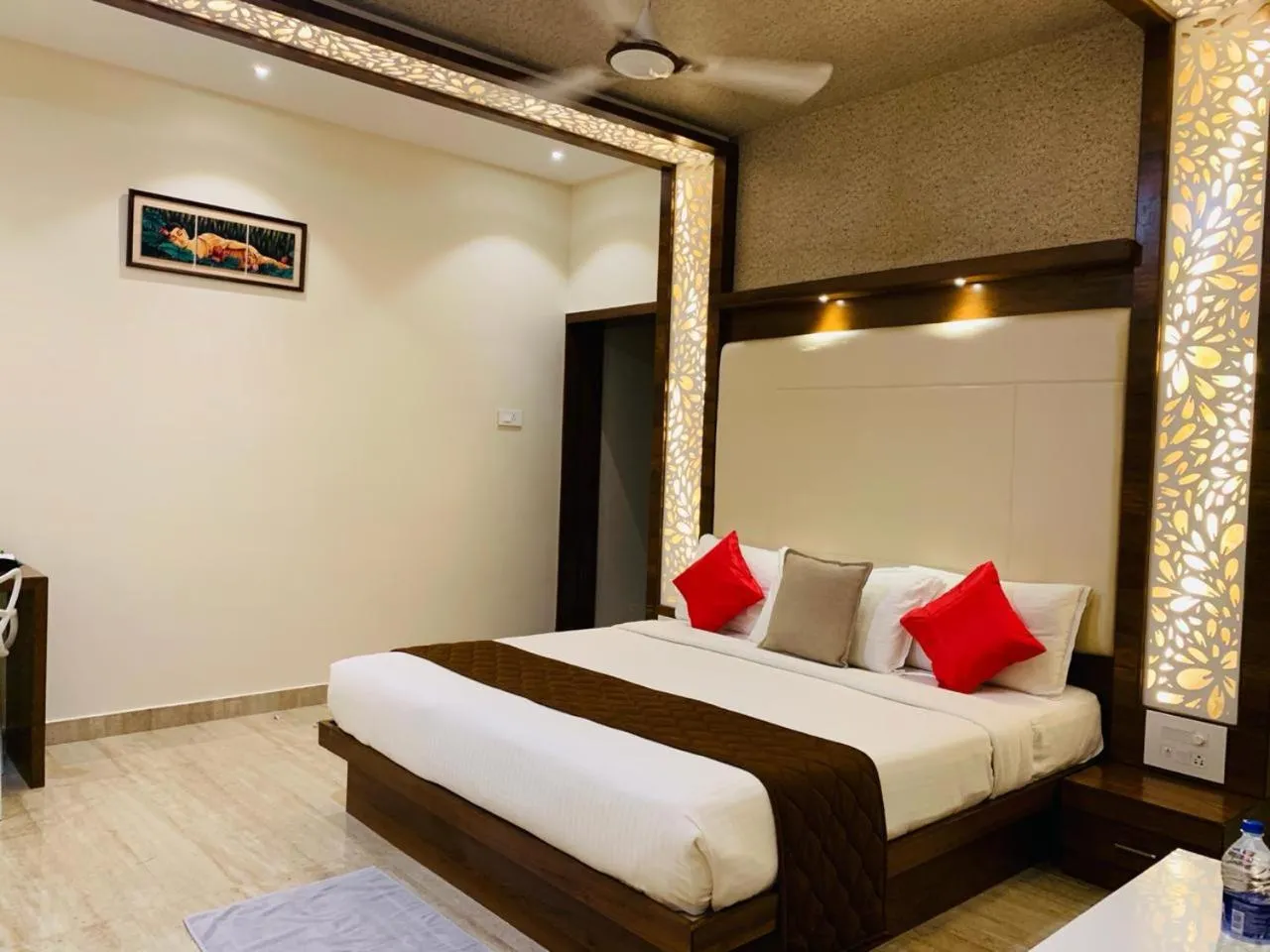 Bedroom, Bed in SR Jungle Resort