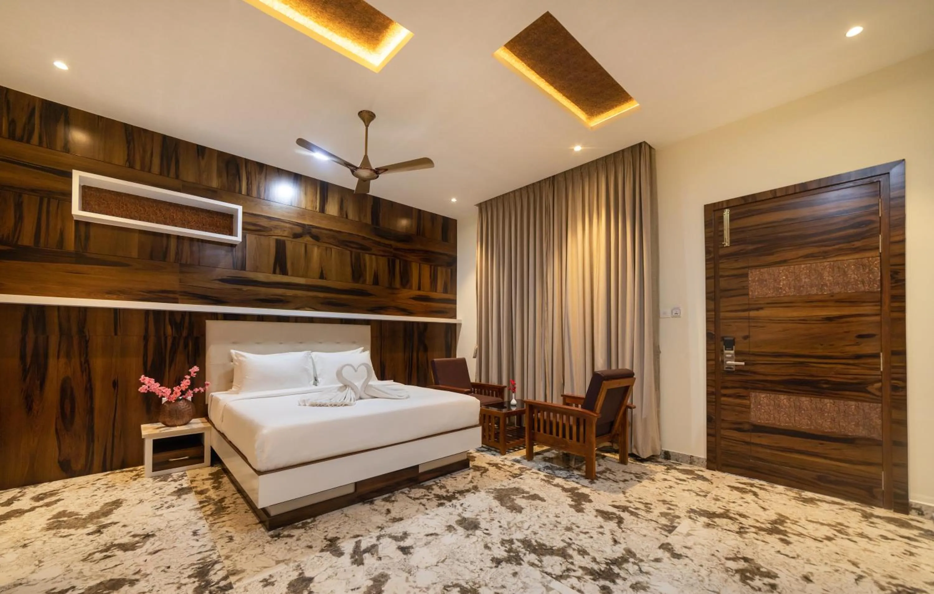 Photo of the whole room, Bed in SR Jungle Resort