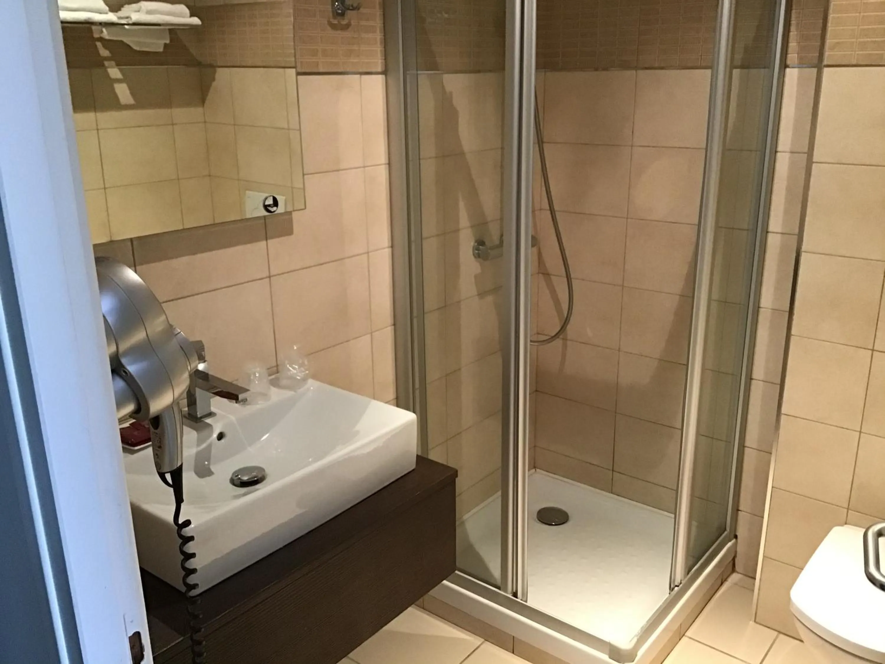 Bathroom in Hotel Restaurant Elissaldia