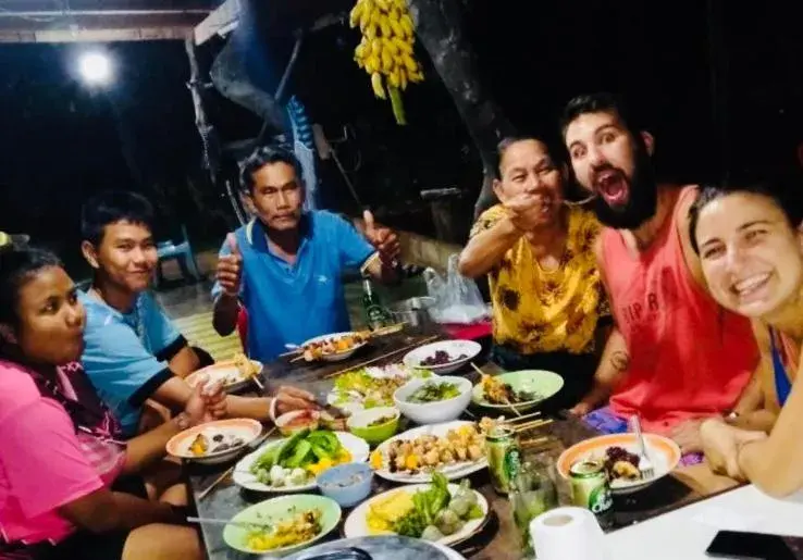 Food and drinks in Shanti Farm Food and drinks in Shanti Farm