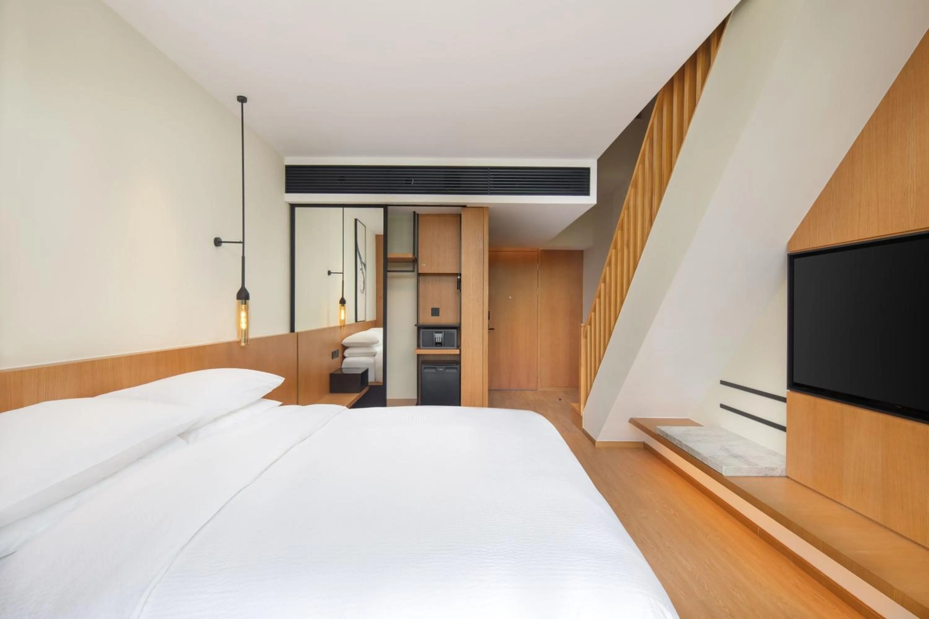 Photo of the whole room, Bed in Fairfield by Marriott Hangzhou Qiandao Lake